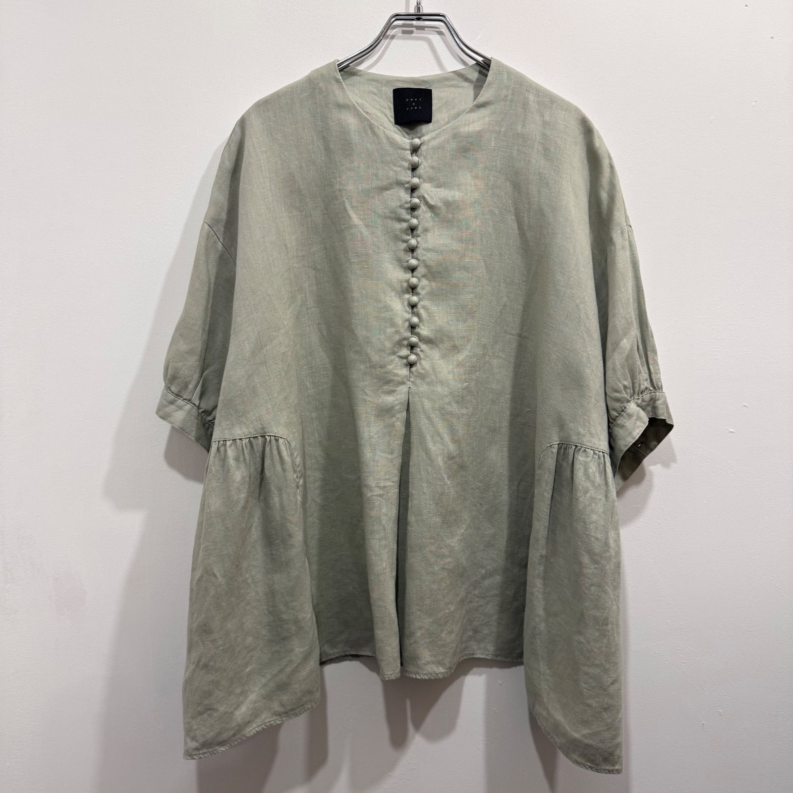 オオカミとフクロウ オオカミと窓辺の小さな灯り リネン 五分丈 シャツ ブラウス ギャザー くるみボタン み