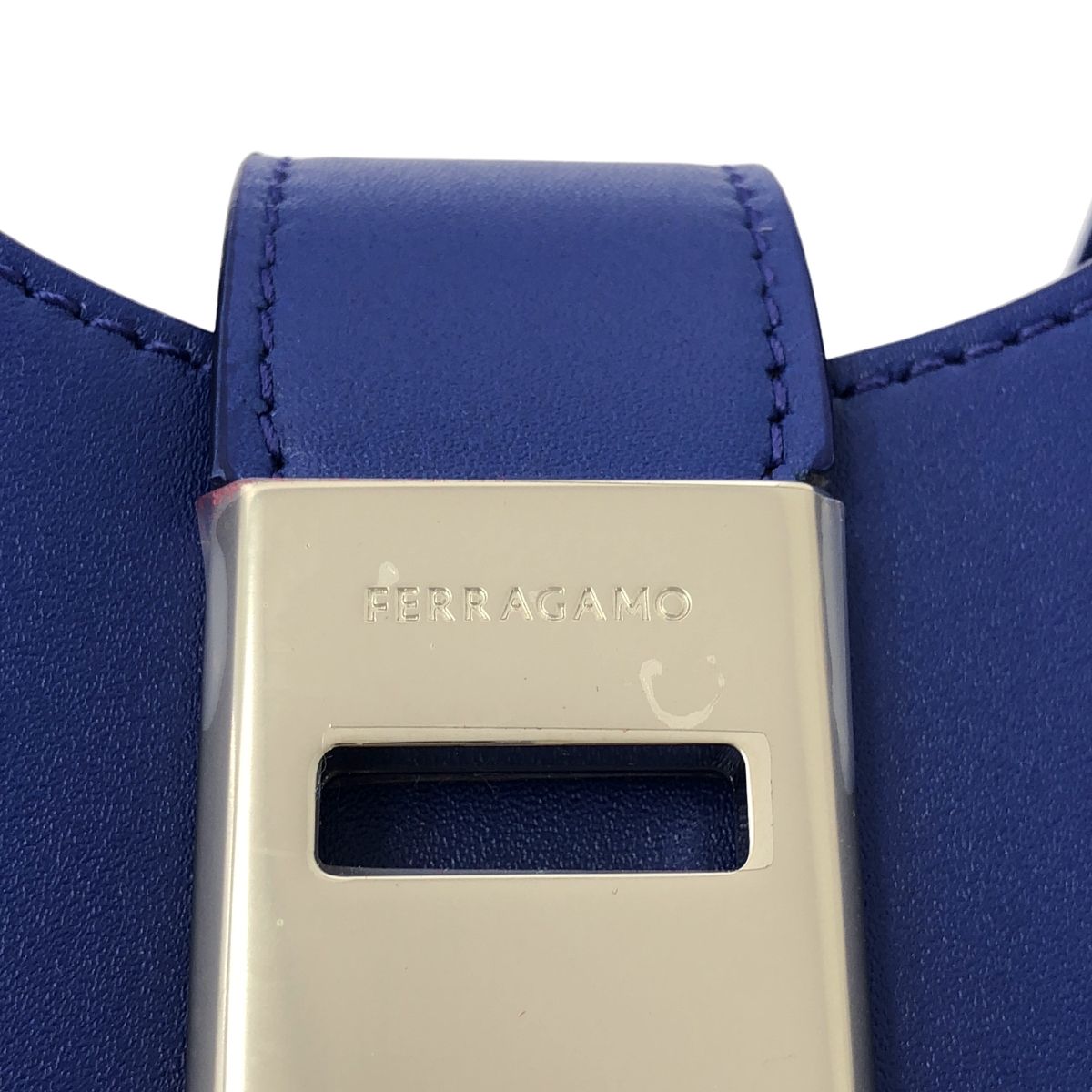 ショルダーバッグ