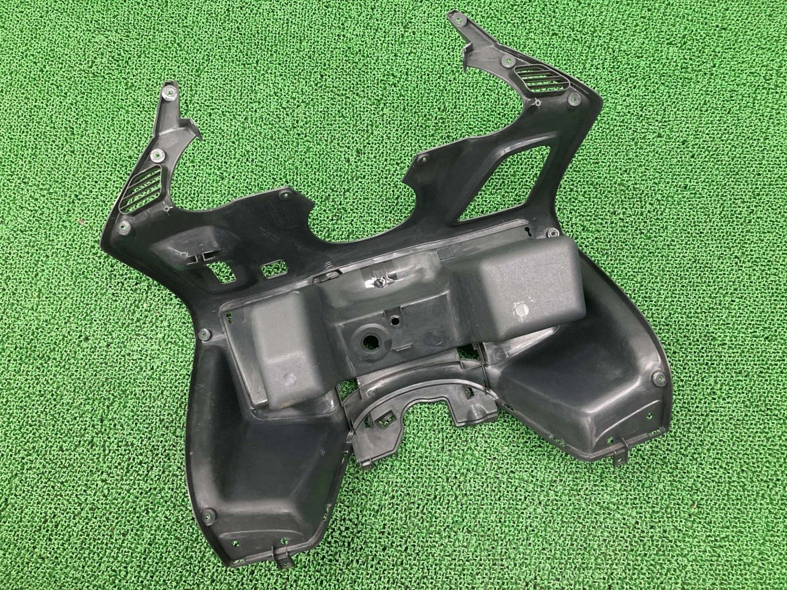 フォルツァ フロントインナーカウル KPB ホンダ 純正 中古 MF06 グローブボックス Iy フォルツァ フロントインナーカウル KPB ホンダ 純正 中古 バイク 部品