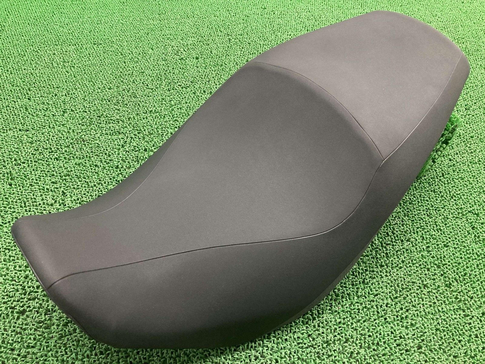 Vストローム650 シート 28 K スズキ バイク 部品 C 733 A 650 XT メインシート 車検 sF