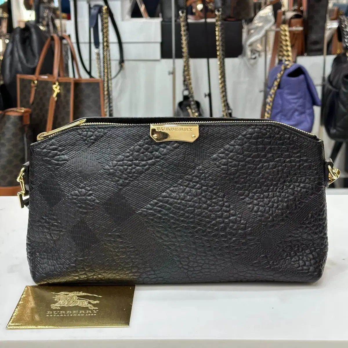 バーバリー エンボス チェック ブラック クラッチ クロスバッグ