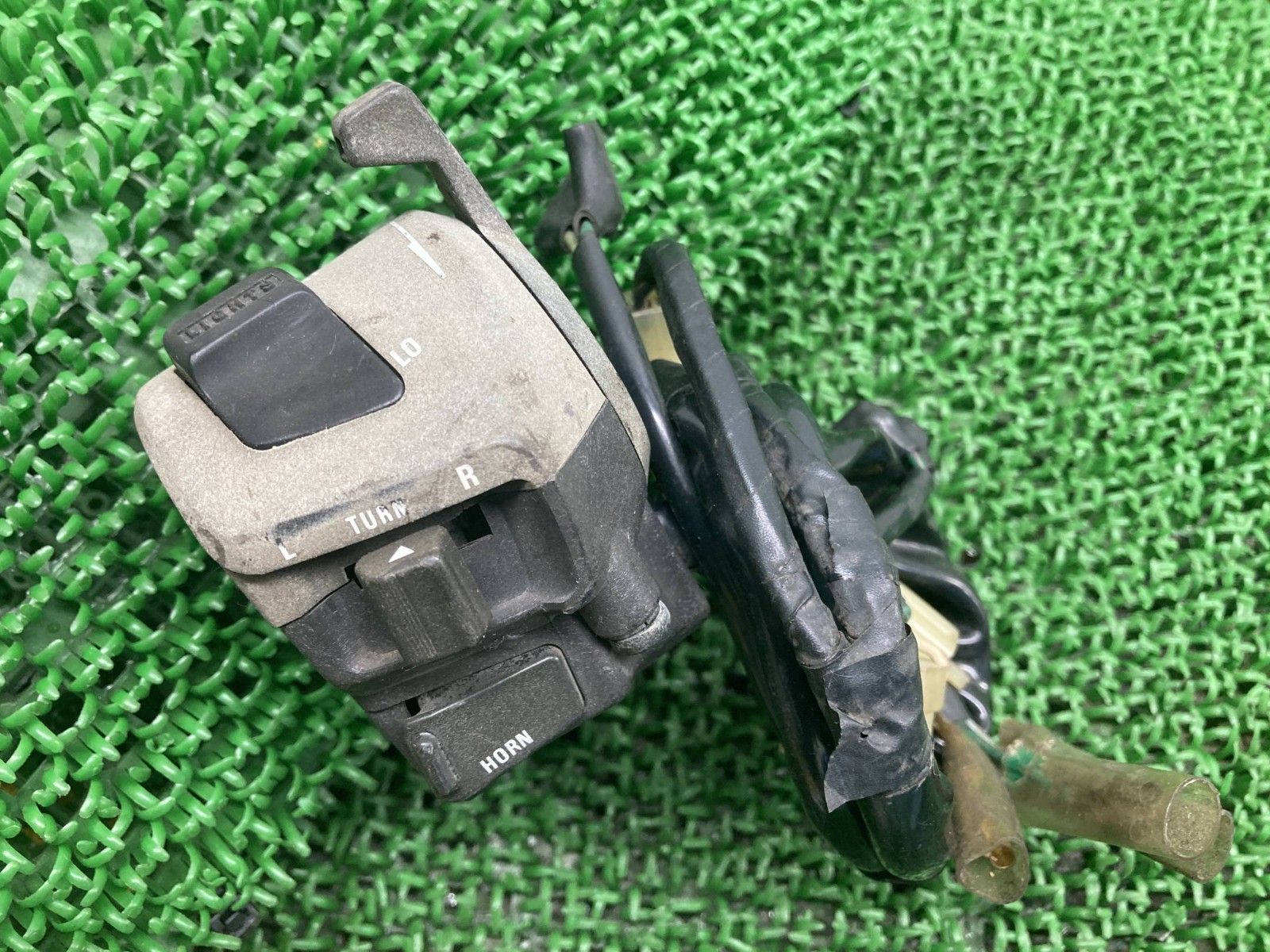 数量限定，豊富な VT250スパーダ ハンドルスイッチ 左 HM-32QB-T ホンダ 純正 中古 MC20 SPADA スイッチボックス 修復素材に コケキズ無し Om その他