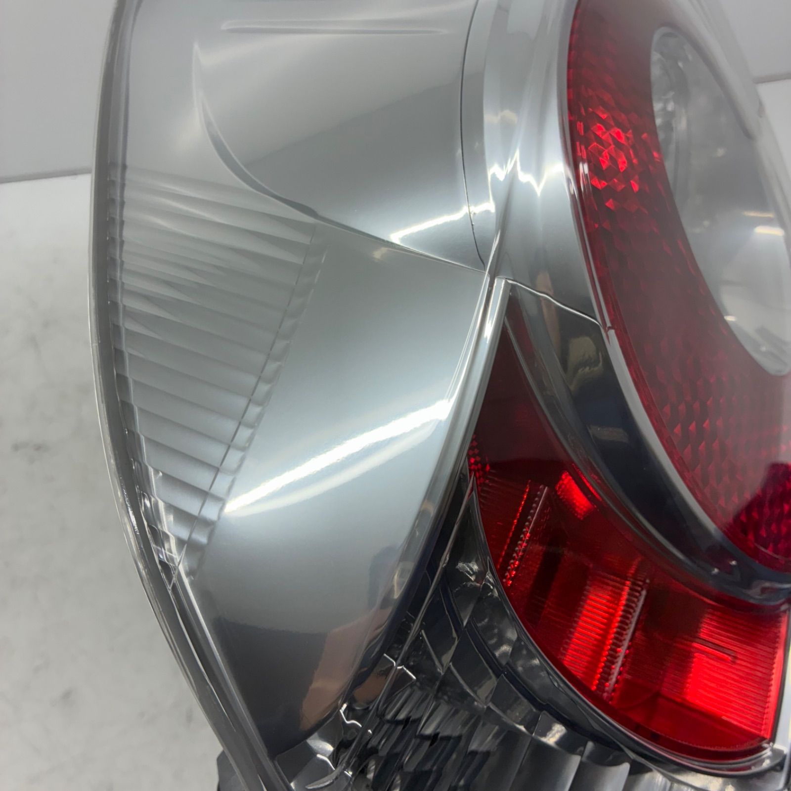 美品【コーティング済】トヨタ NHP10 アクア AQUA テールライト ランプ