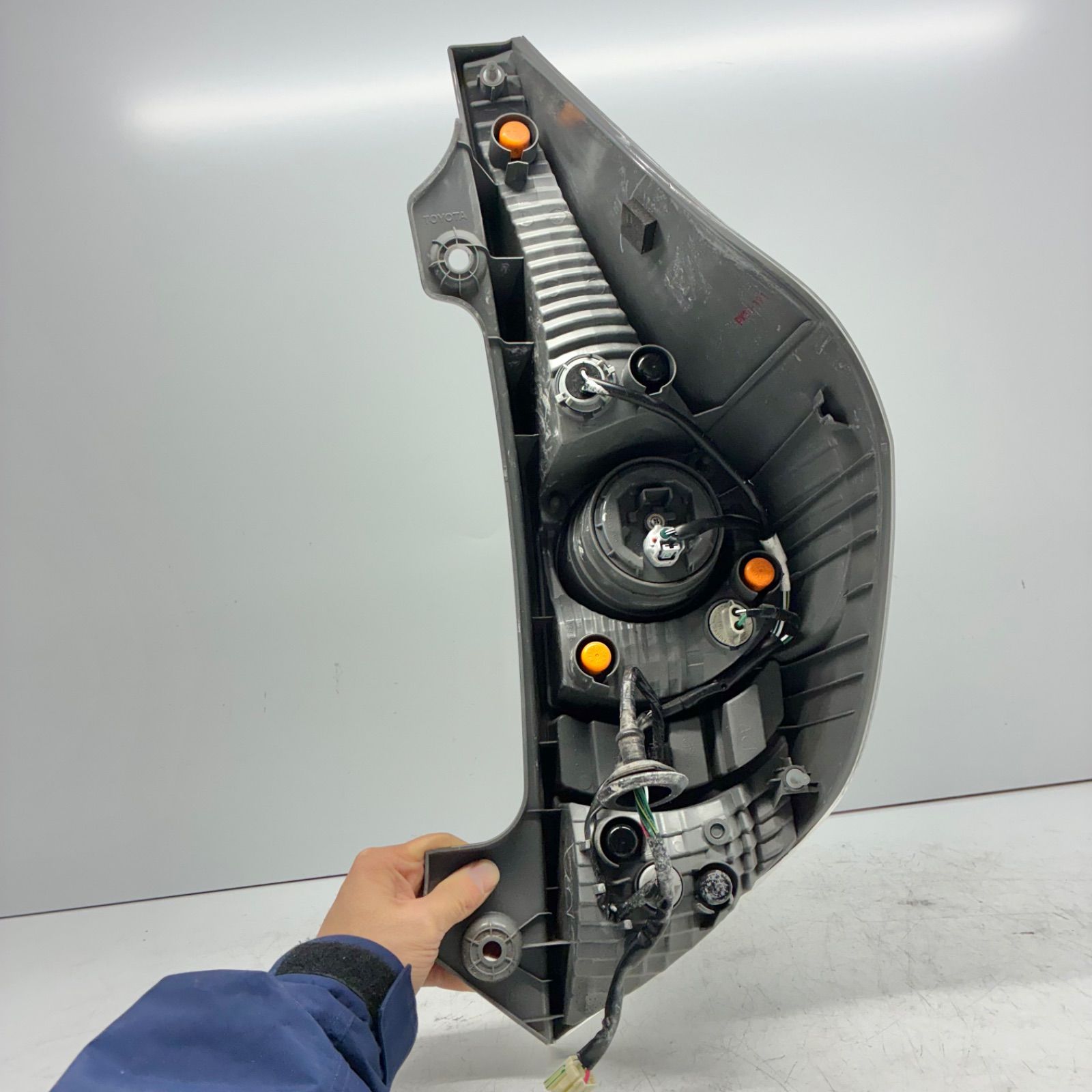 美品【コーティング済】トヨタ NHP10 アクア AQUA テールライト ランプ