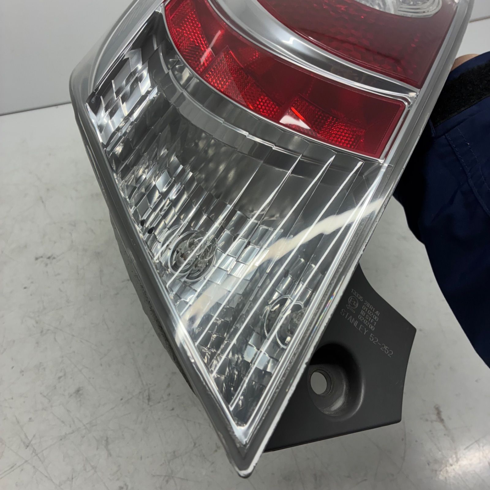 美品【コーティング済】トヨタ NHP10 アクア AQUA テールライト ランプ