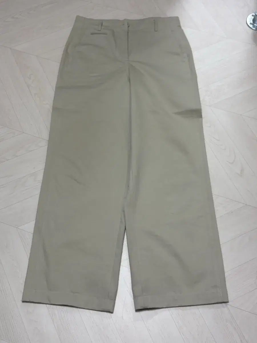 アルト カーブ チノ パンツ オリーブ