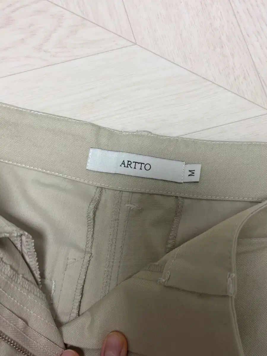 パンツ オリーブ