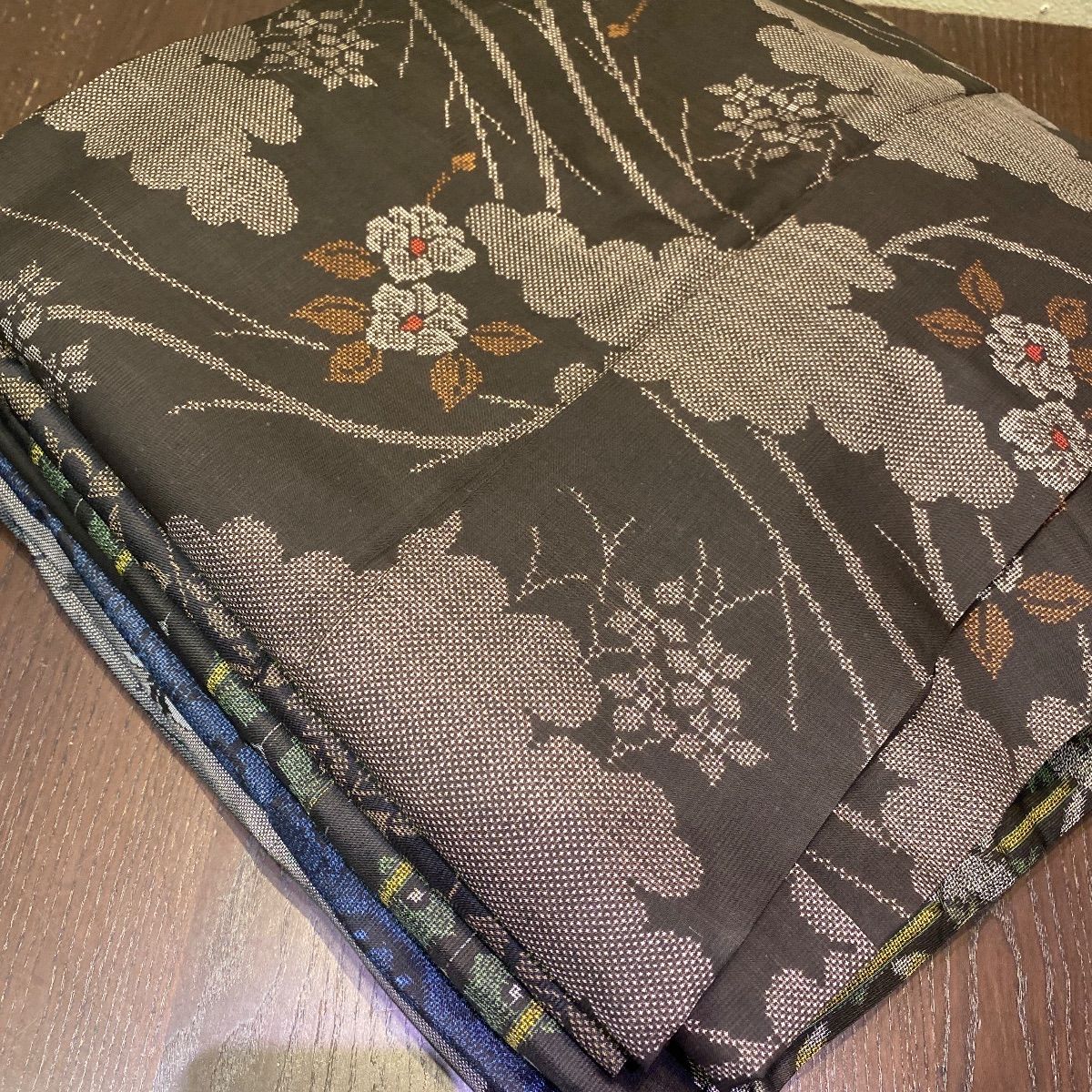 まとめ売り】正絹大島紬7枚 リメイク素材 ハンドメイド向け - メルカリ