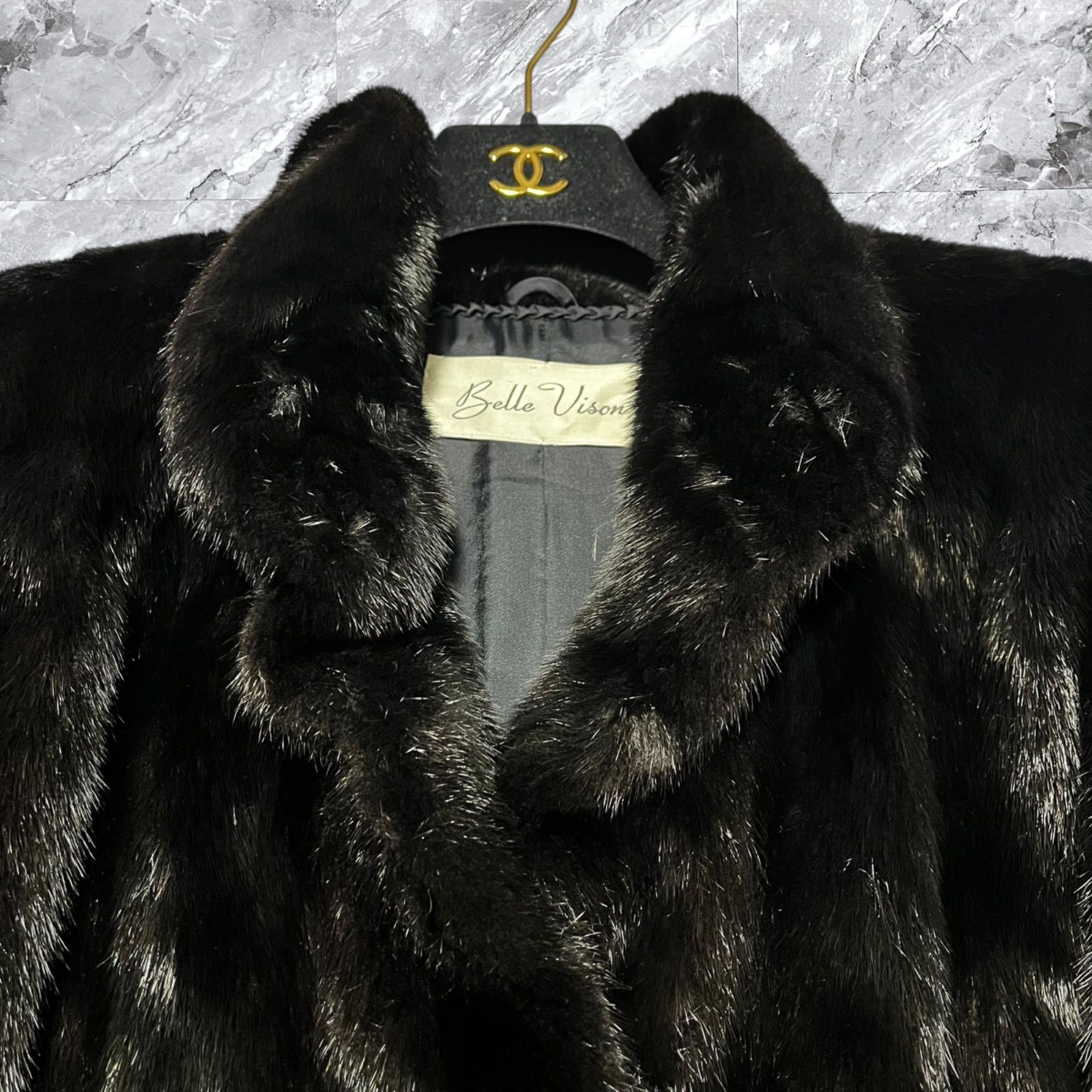 ダークブラウン