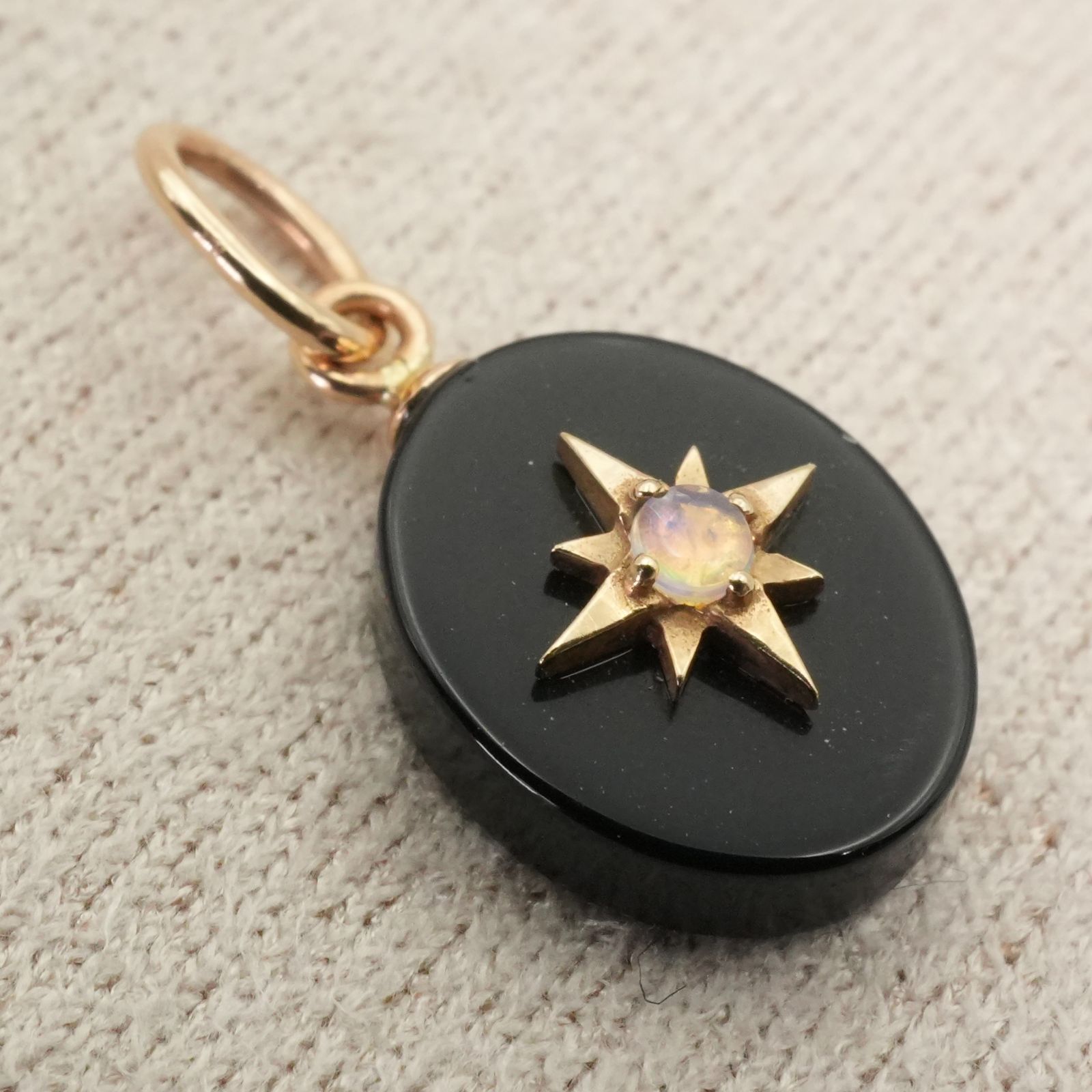 アガット K10 オニキス ネックレストップ 星空 オーバル/25-2617