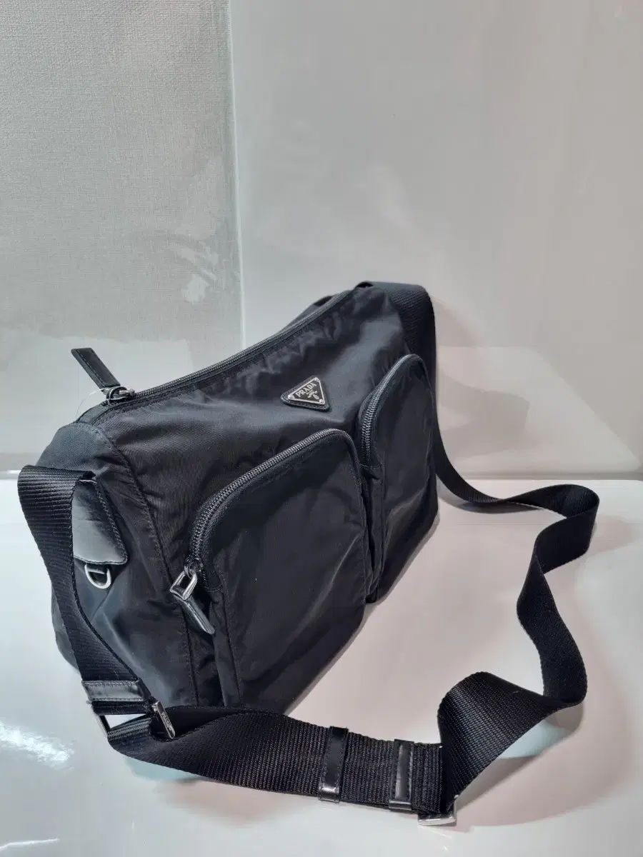 PRADA トゥーポケット