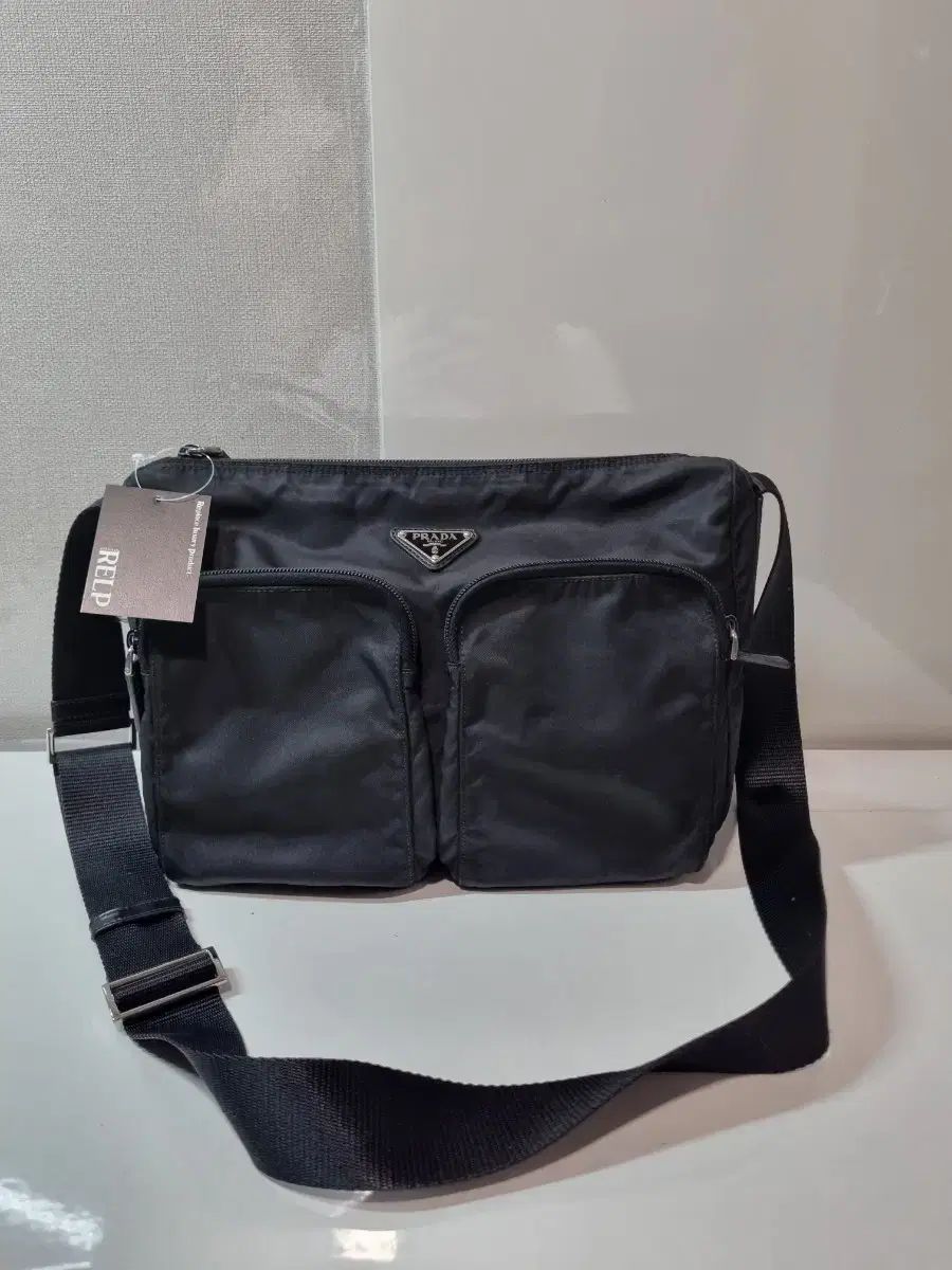 PRADA トゥーポケット メッセンジャーバッグ