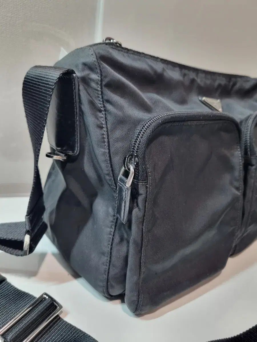 トゥーポケット メッセンジャーバッグ