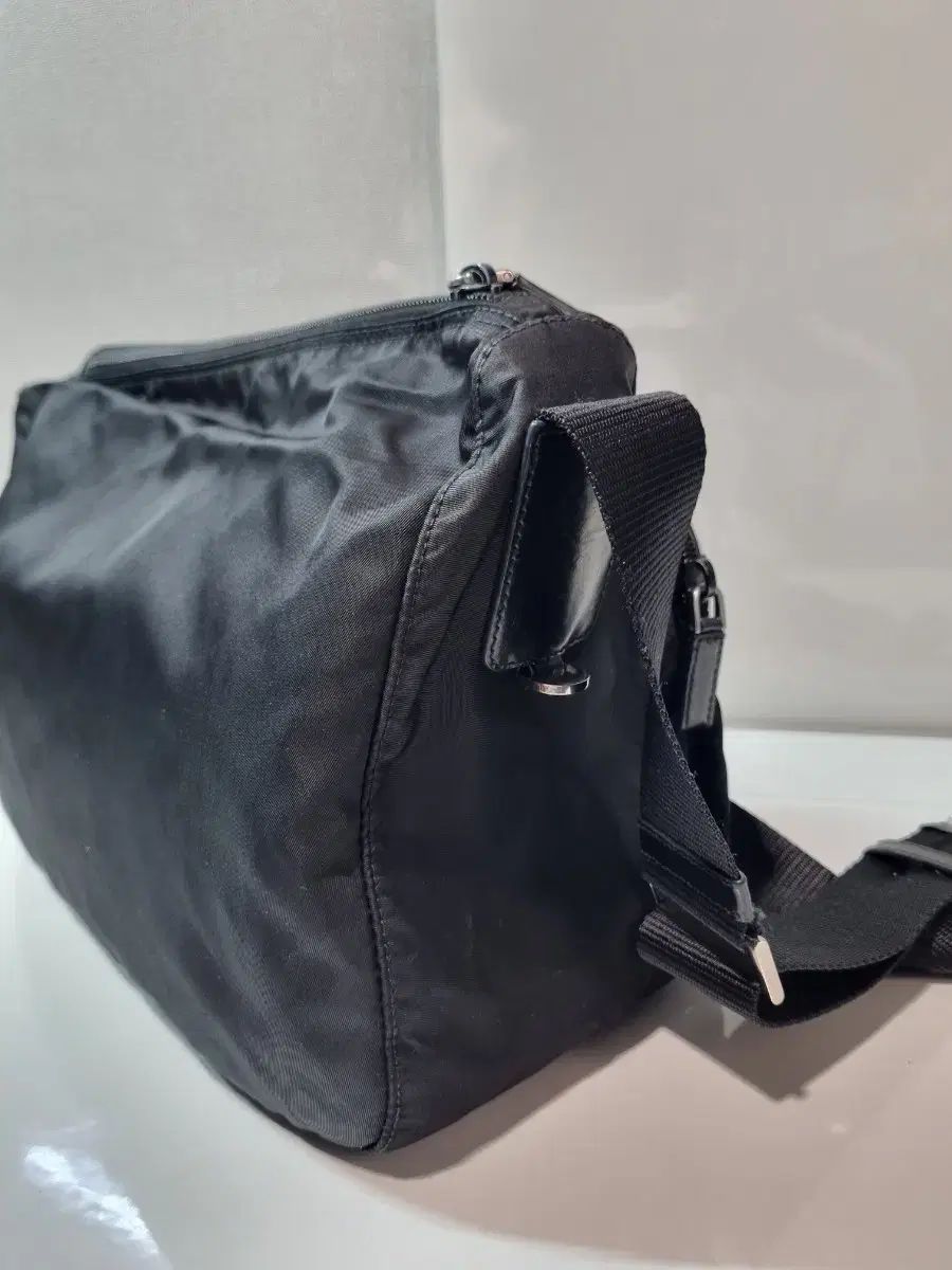 PRADA トゥーポケット