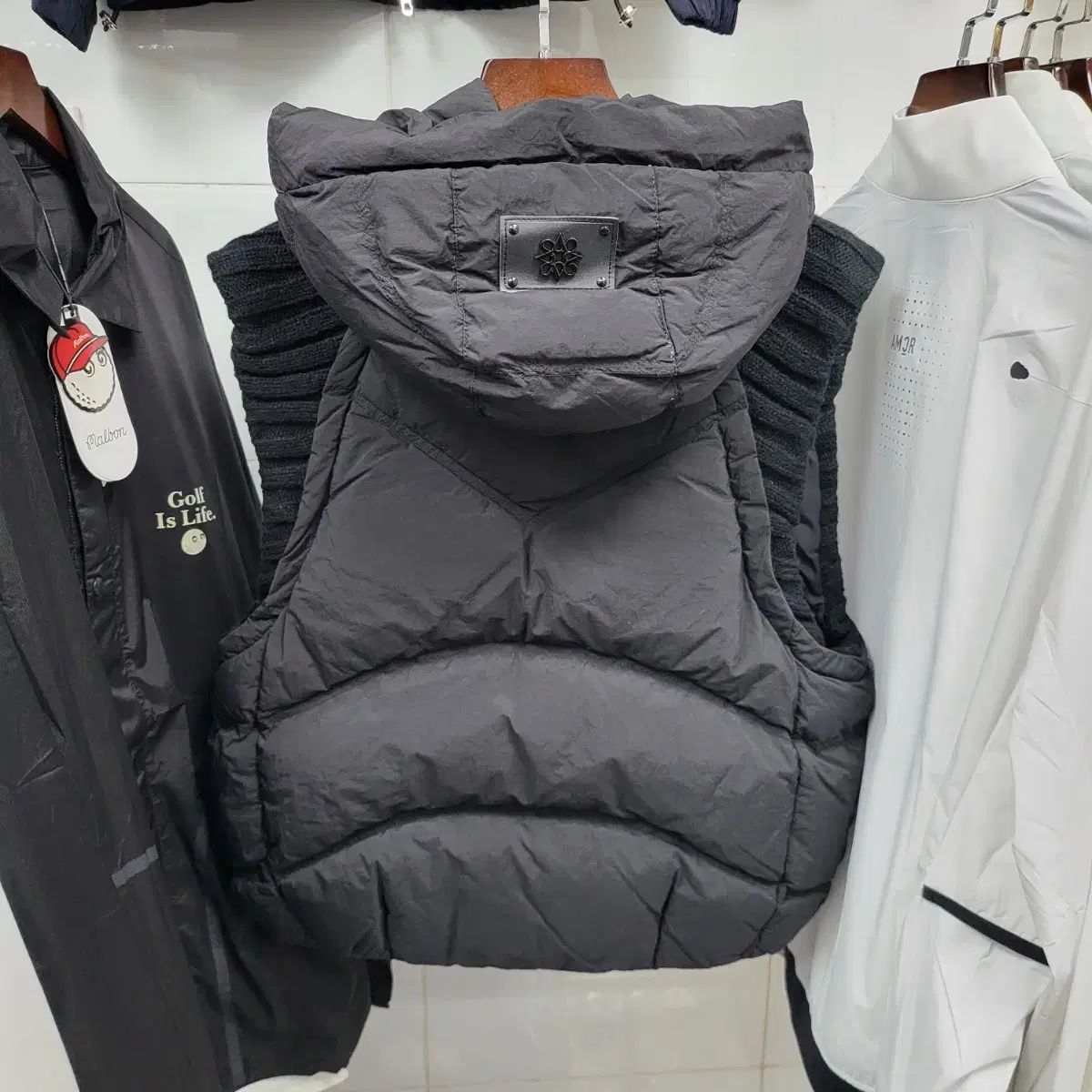 レディース ゴルフ WHO フード ニット ダウン ベスト ブラック