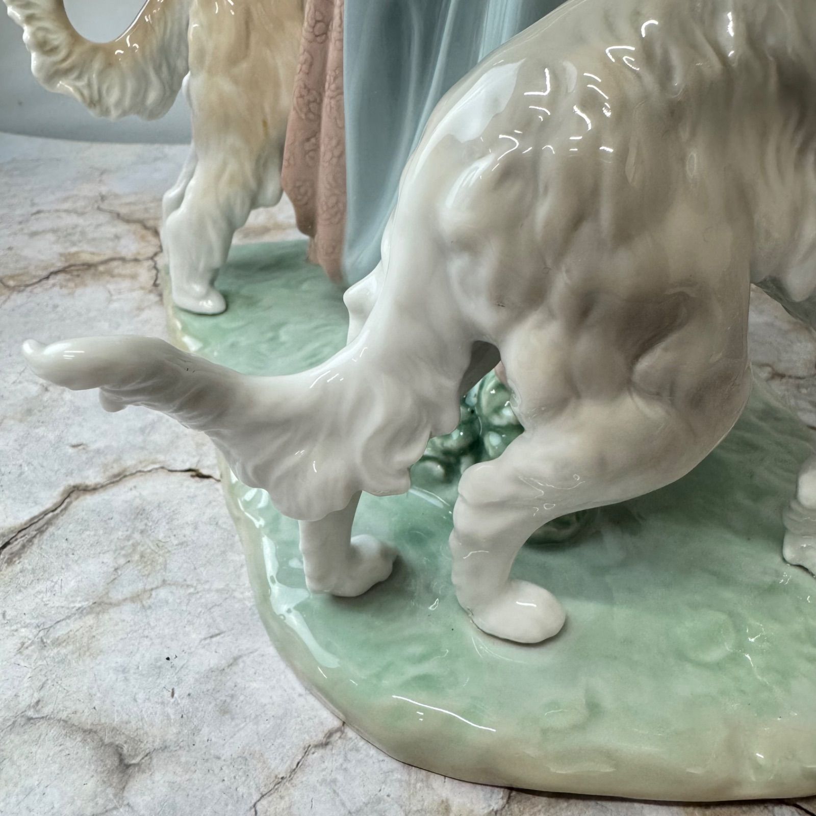 フィギュリン 優雅な散歩のひととき