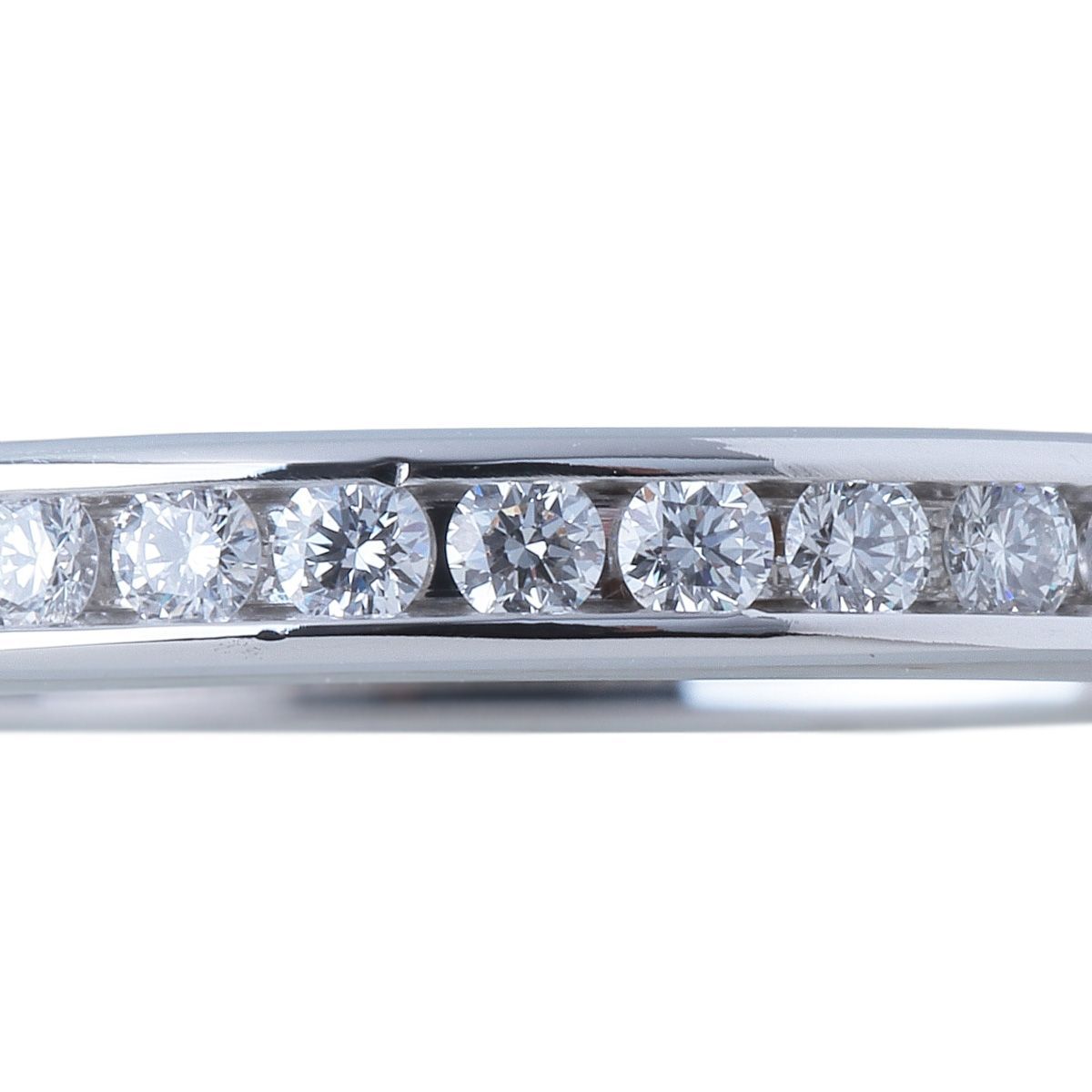 ティファニー チャネル ハーフエタニティ ダイヤ リング 10号強 幅2.6