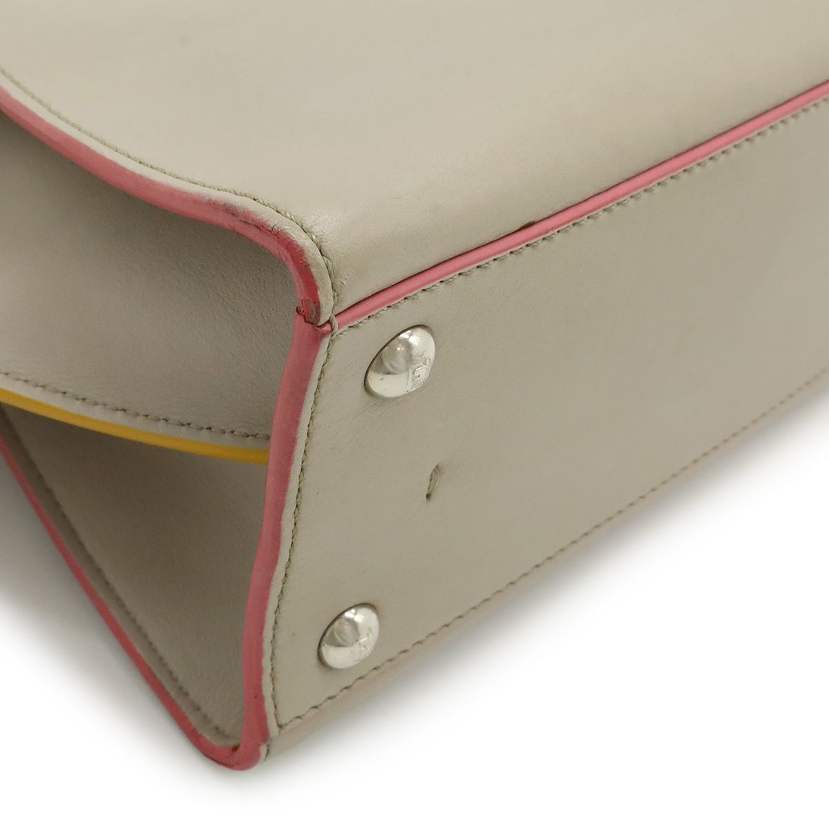 フェンディ トロワジュール ハンドバッグ 2way ショルダー レザー 薄ピンク FENDI フェンディ プチトロワジュール ハンドバッグ ミニバッグ 2WAY