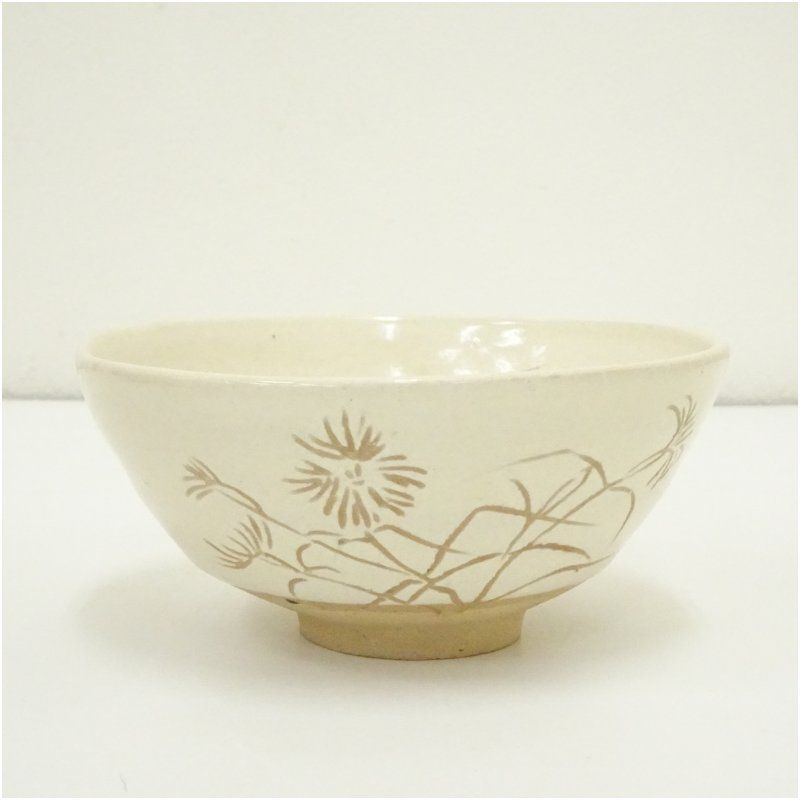 梅松窯 大本教三代教主 出口直日造 白掻落月に撫子文茶碗（共箱） 茶道