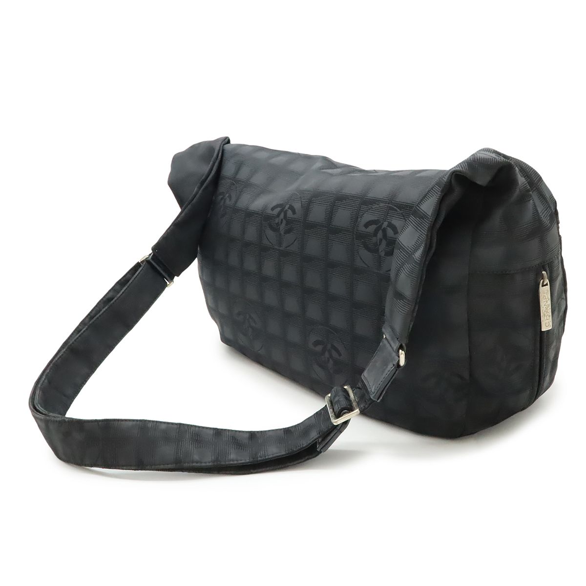 CHANEL シャネル ニュートラベルライン メッセンジャーバッグ ショルダーバッグ 斜め掛け ナイロンジャガード ブラック 黒 シルバー金具