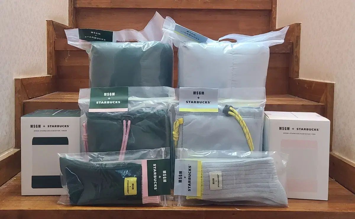 8種 スターバックス フリークエンシー MSGM ブランケット ポーチ 加湿器 グリーン ブルー