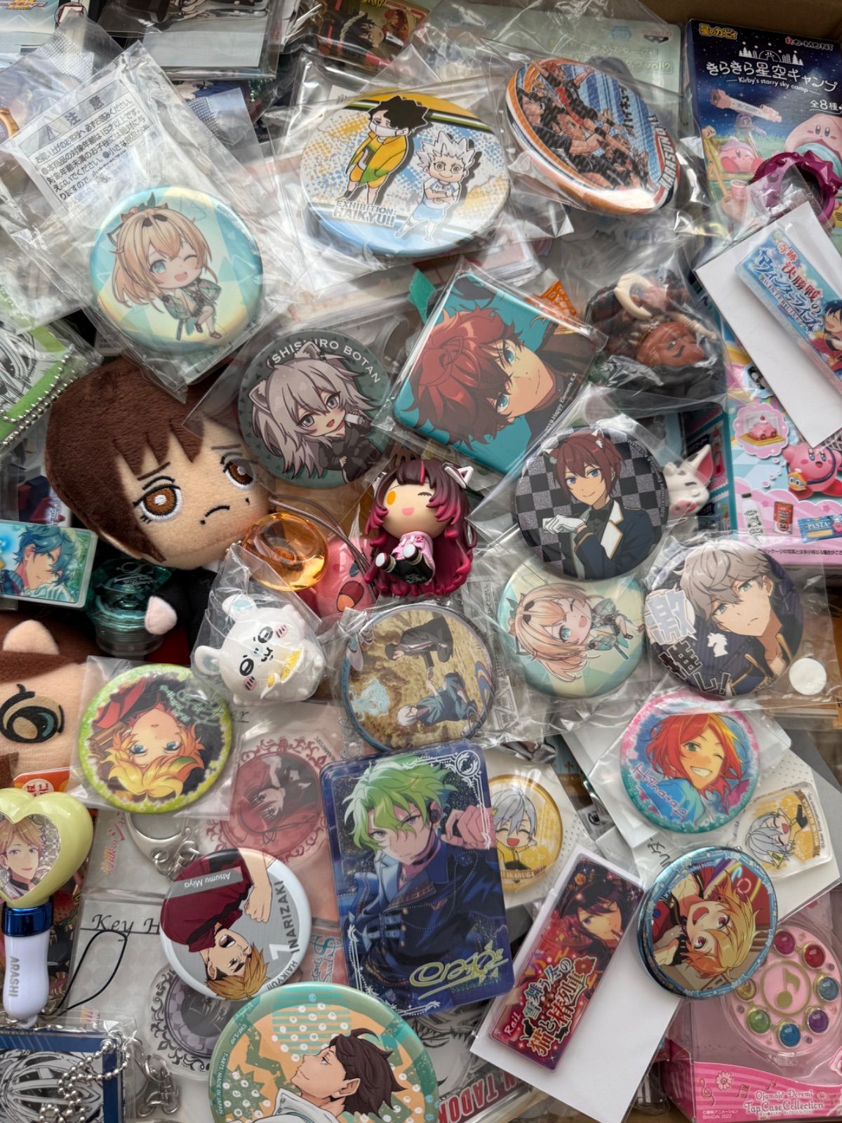 大特価！ アニメグッズ等 缶バッジ キーホルダー クリアファイル