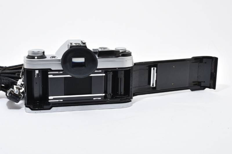 【動作確認済】Canon AE-1 シルバー 50mm f1.4 ワインダー付き 動作確認済】Canon AE-1 シルバー 50mm f1.4 ワインダー付き