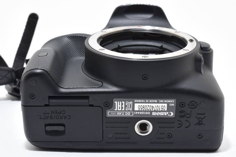 光学極上品】Canon キャノン EOS KISS X7 ボディ シャッター数696回と