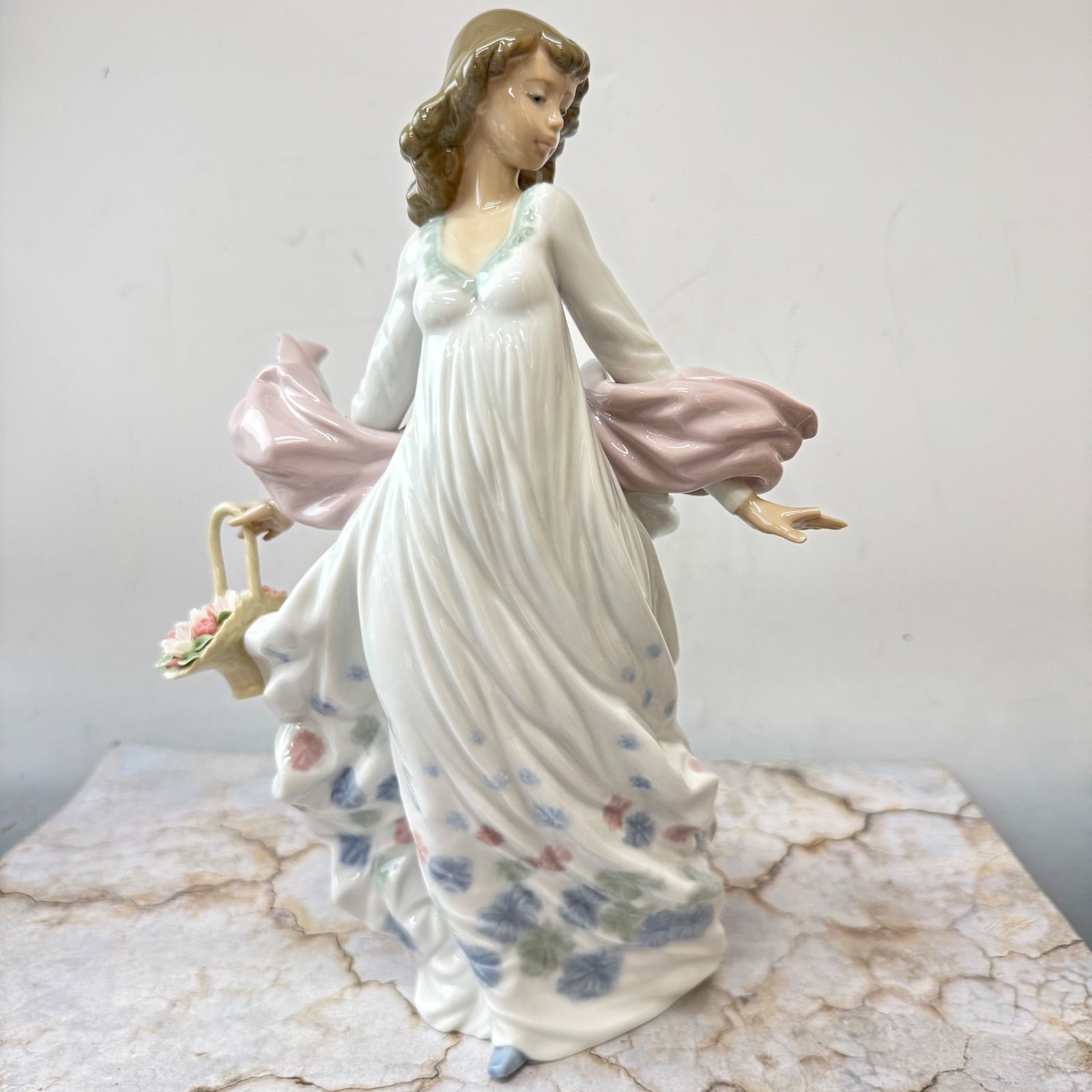 LLADRO リヤドロ 人形 フィギュリン 春の輝き - メルカリ