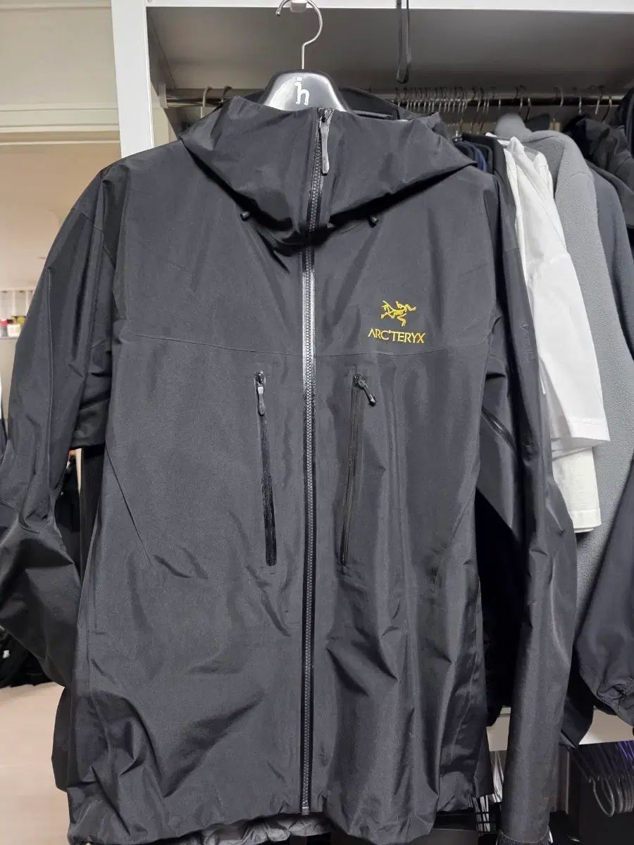 ARC TERYX アルファ SV 24 K XLサイズ カナダ生産 ネルソン