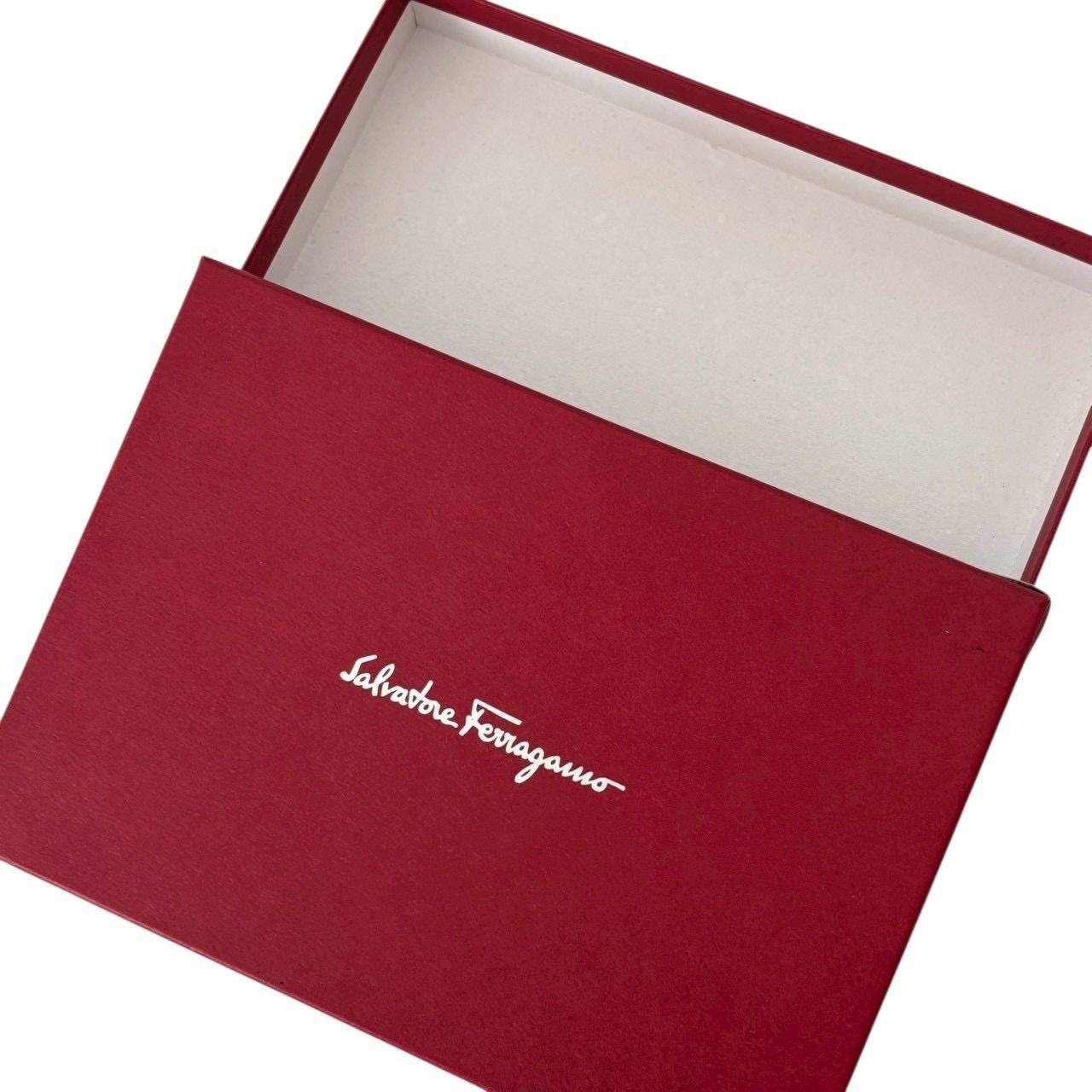 Ferragamo フェラガモ