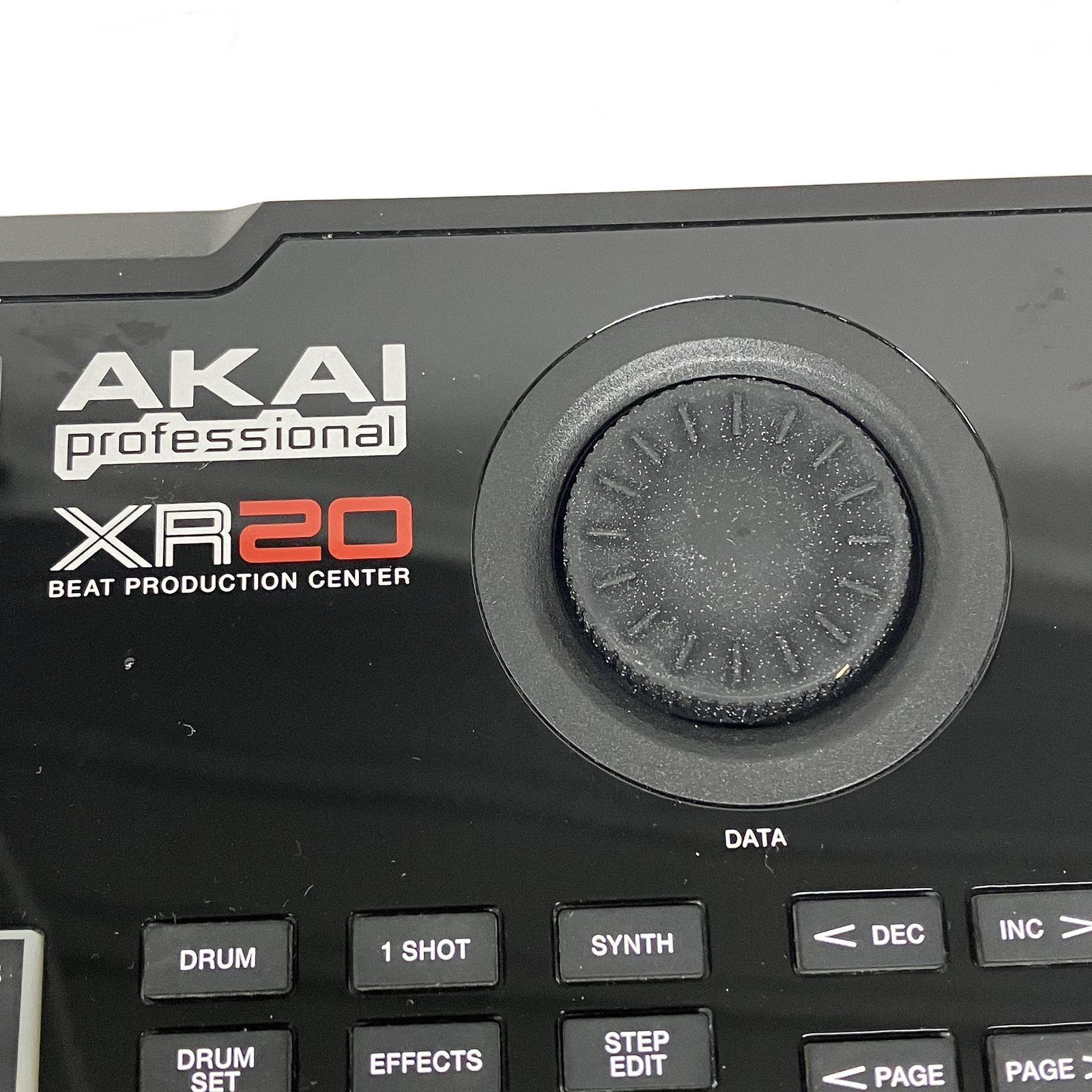 DJ機材 AKAI XR20 BEAT PRODUCTION STATION MPC直系の本格派！Beat Production Center『AKAI XR20』好評発売中