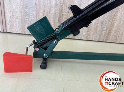 【引取限定】【未使用】クロタカ KO-CWM 足踏み薪割り機 【ハンズクラフト宮崎新名爪店】 □【未使用】クロタカ KO-CWM 足踏み薪割り機 薪割り能力 直径 約250mm