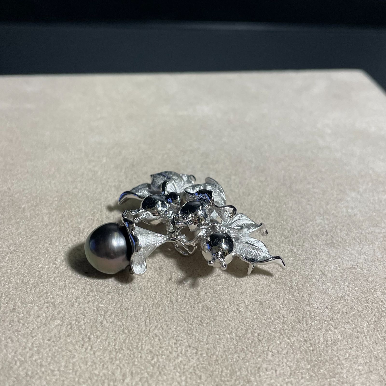 パール SV ブローチパール