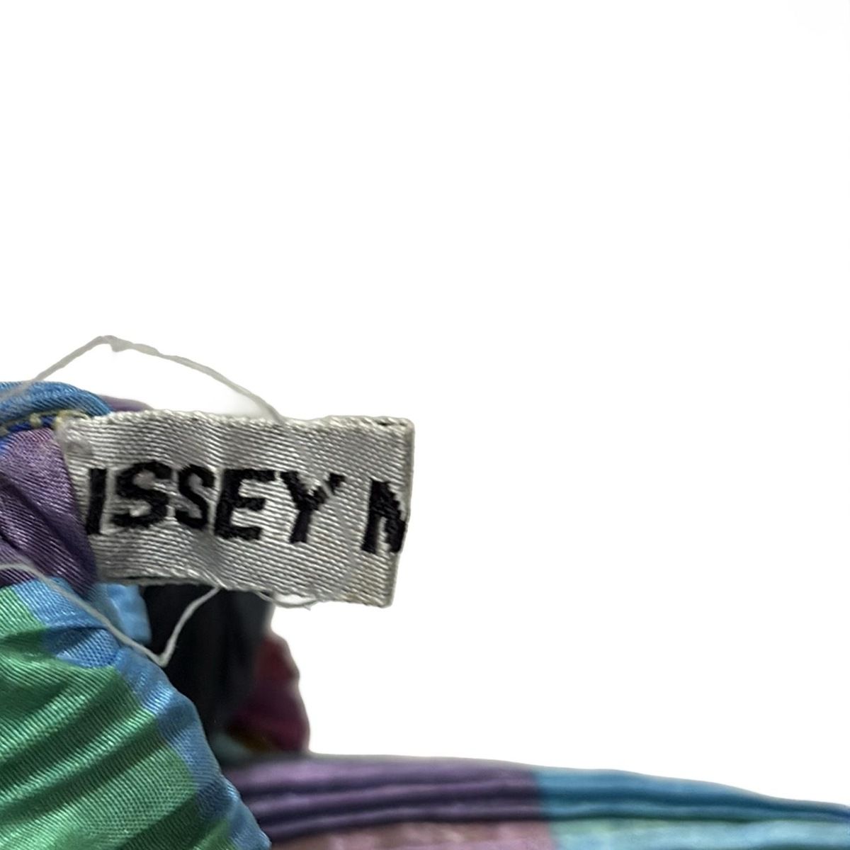 ISSEYMIYAKE(イッセイミヤケ) ポーチ美品 - 黒×マルチ プリーツ/巾着型