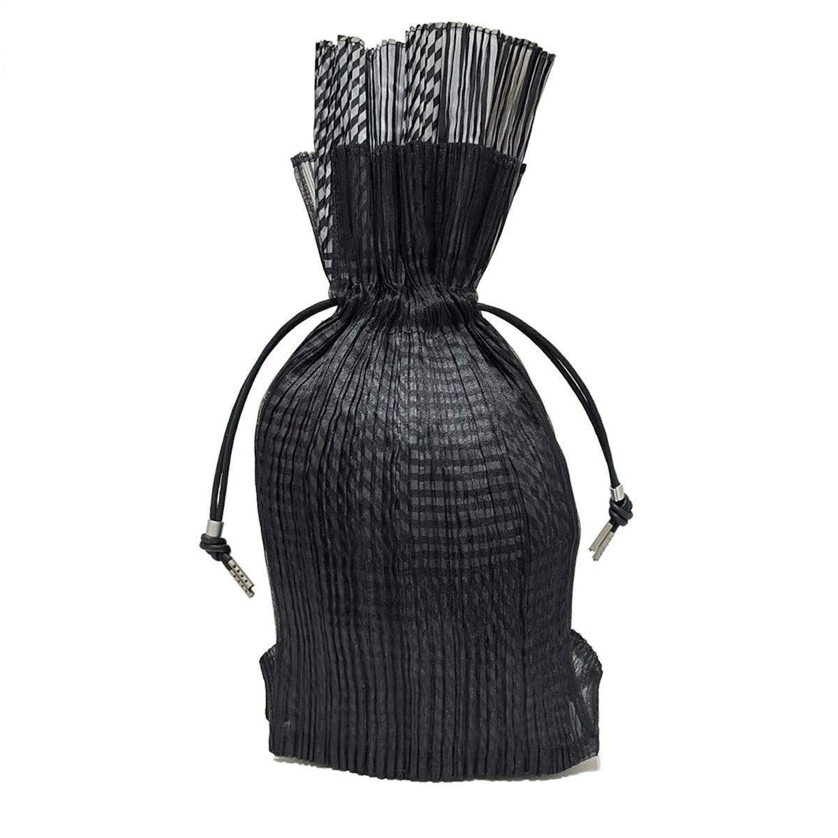 ISSEYMIYAKE(イッセイミヤケ) ポーチ美品 - 黒×ライトグレー プリーツ