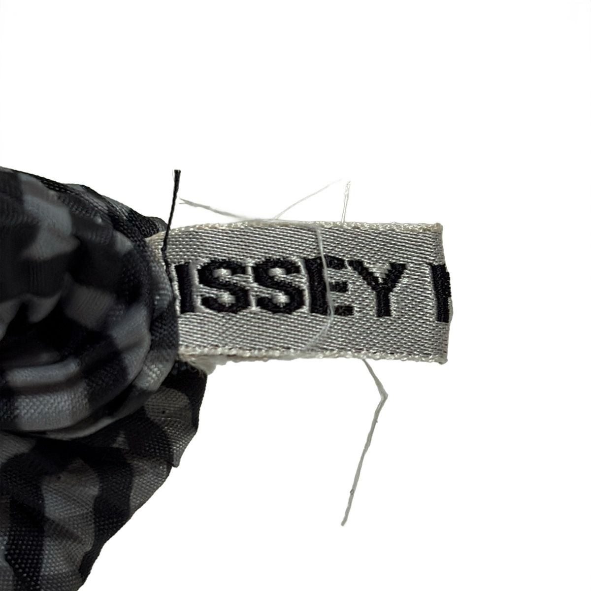 ISSEYMIYAKE(イッセイミヤケ) ポーチ美品 - 黒×ライトグレー プリーツ