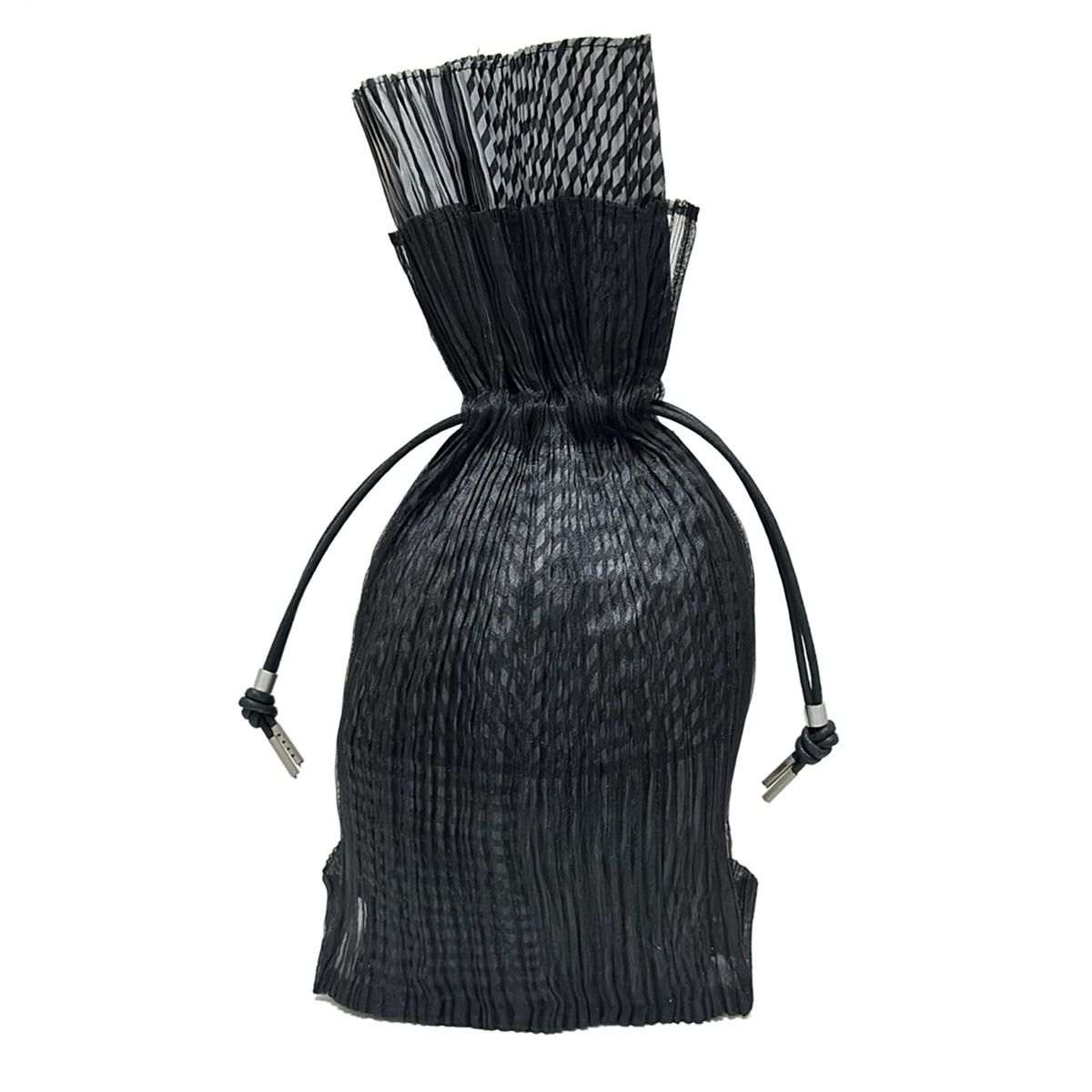 ✨️極美品✨️ イッセイミヤケ 巾着 ポーチ ISSEYMIYAKE(イッセイミヤケ) ポーチ美品 - 黒×ライトグレー プリーツ