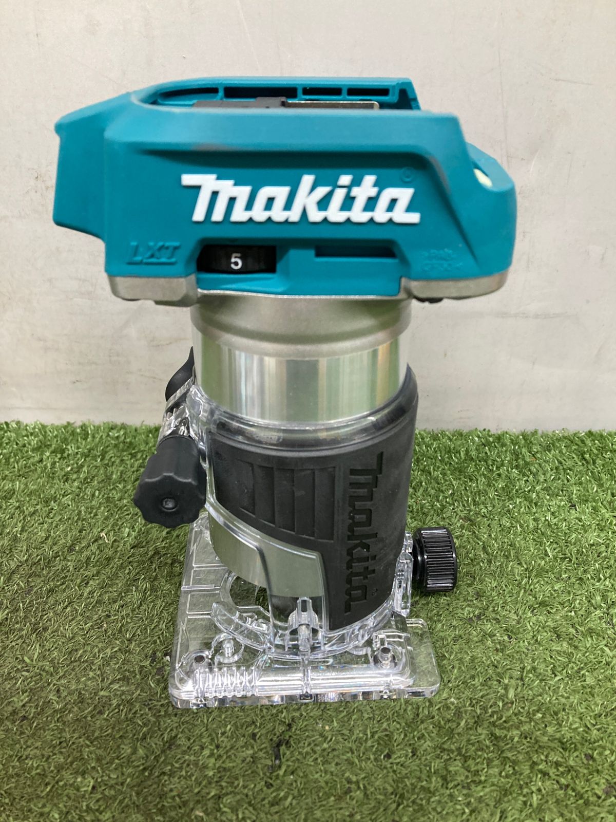 0921 makita マキタ 18 v充電式トリマ 本体のみ RT 50 DZ