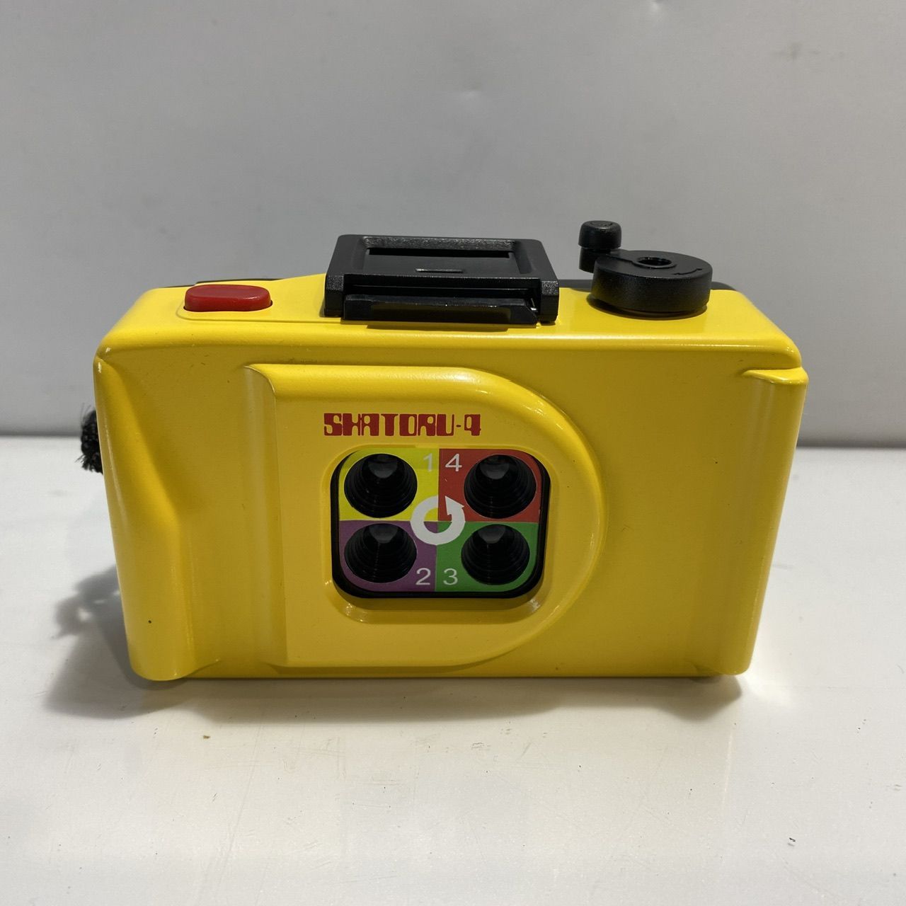 トイカメラ 黄色 イエロー フィルムカメラ 4連写 35mm 昭和レトロ