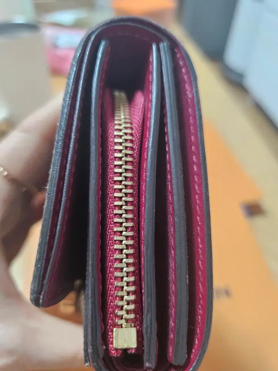  ルイヴィトン FLO COMPACT カードウォレット モデル 長財布 小物