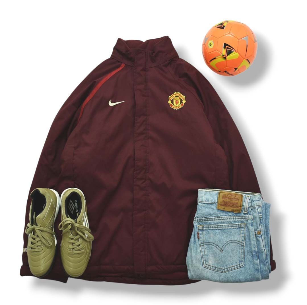ナイキ NIKE TOTAL 90 マンチェスター ユナイテッド Manchester United ベンチ コート 裏地 フリース 中綿 キルティング M ボルドー サッカー ウェア メンズ