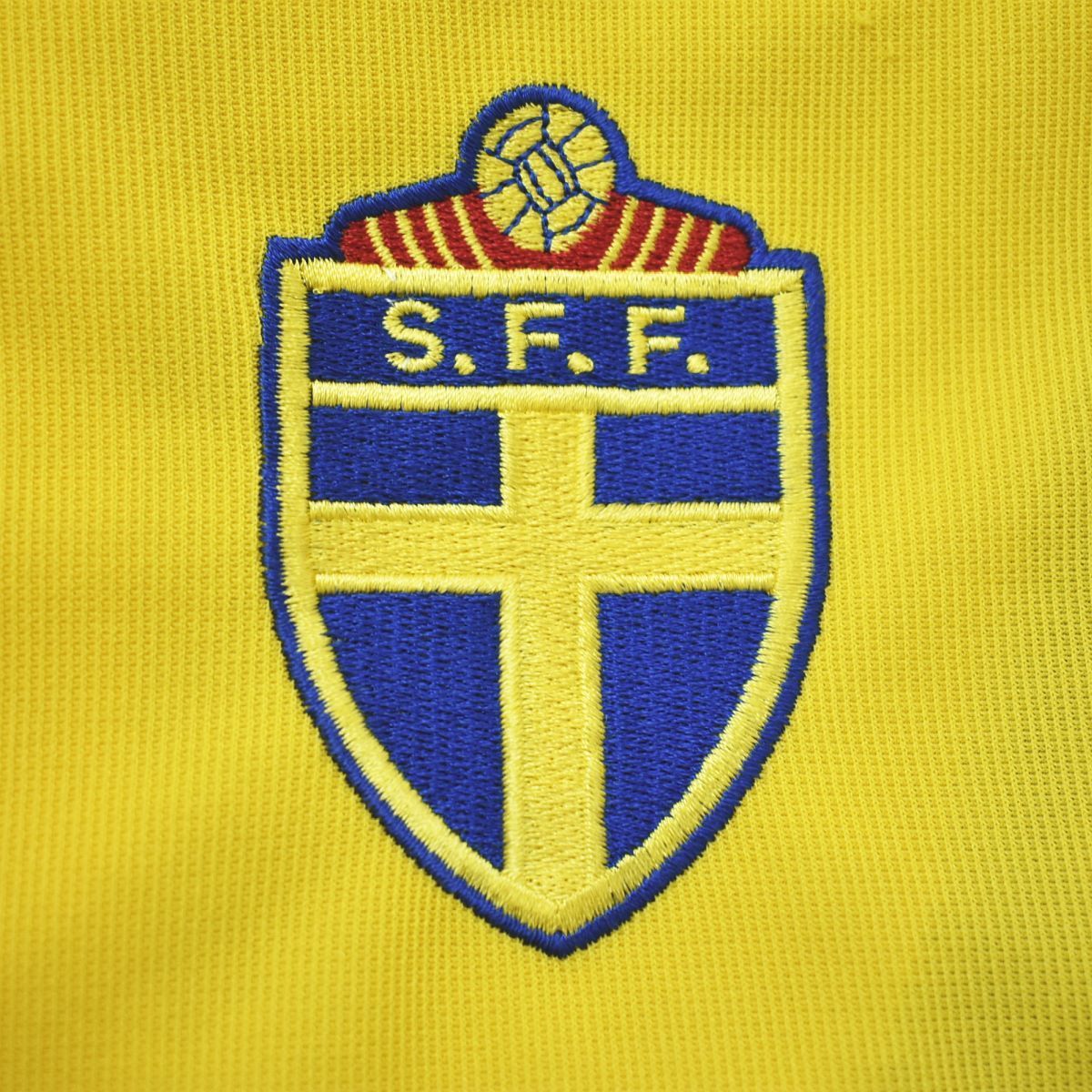  00 s ヴィンテージ 英国製 アディダス adidas スウェーデン 代表 2002 HOME 1 st ユニフォーム ゲーム シャツ 4 XO イエロー x ブルー サッカー フットボール スポーツ メンズ シャツ ウェア
