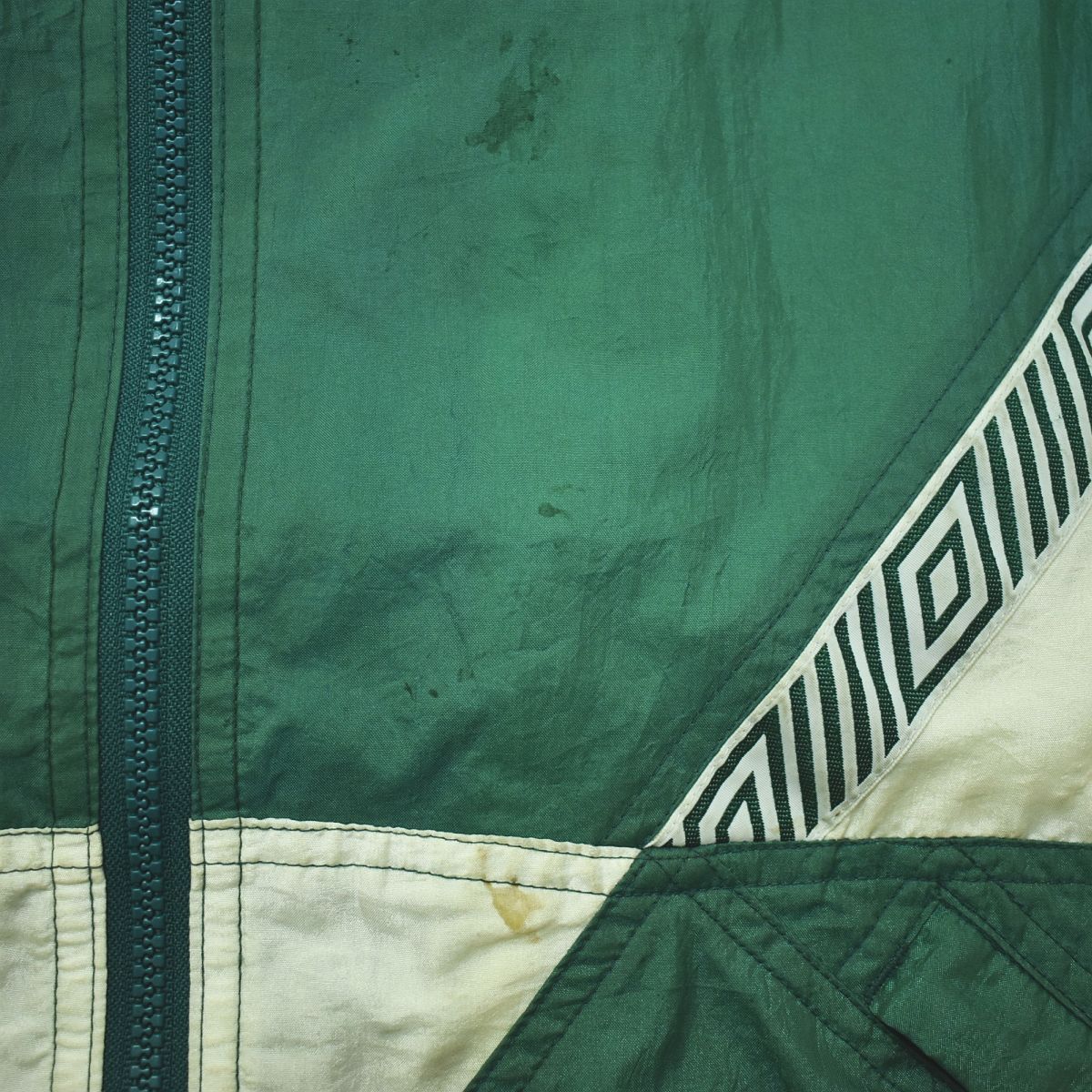 人気】 90s ヴィンテージ アンブロ UMBRO スタンドカラー ナイロン 
