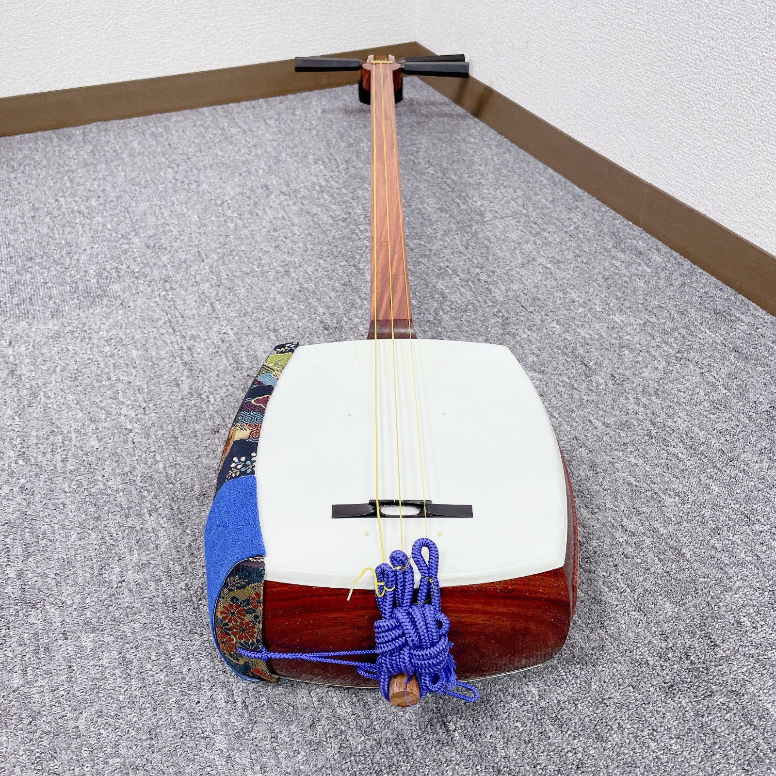 三味線 中棹 花梨 平溝 丸打胴 ケース付き 和楽器