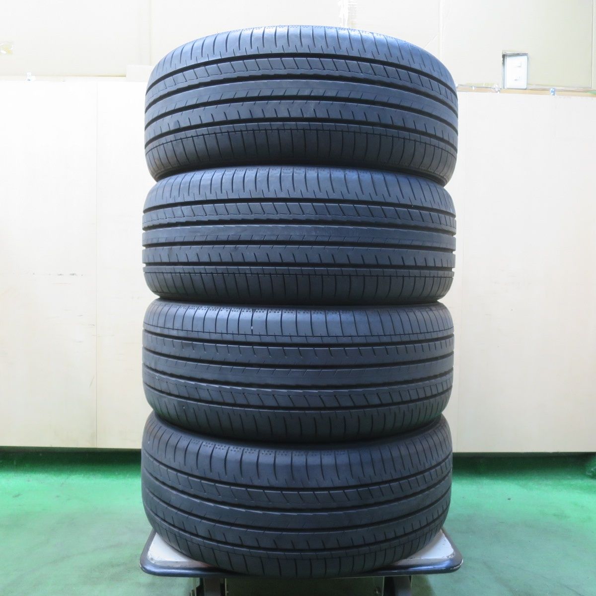 バリ溝 24年 ほぼ10分 225 45 R 18 ヨコハマ BluEarth GT AE 51 ブルーアース タイヤ 18インチ クラウン カムリ プリウスα オデッセイ レヴォーグ 等 5121003イノタ