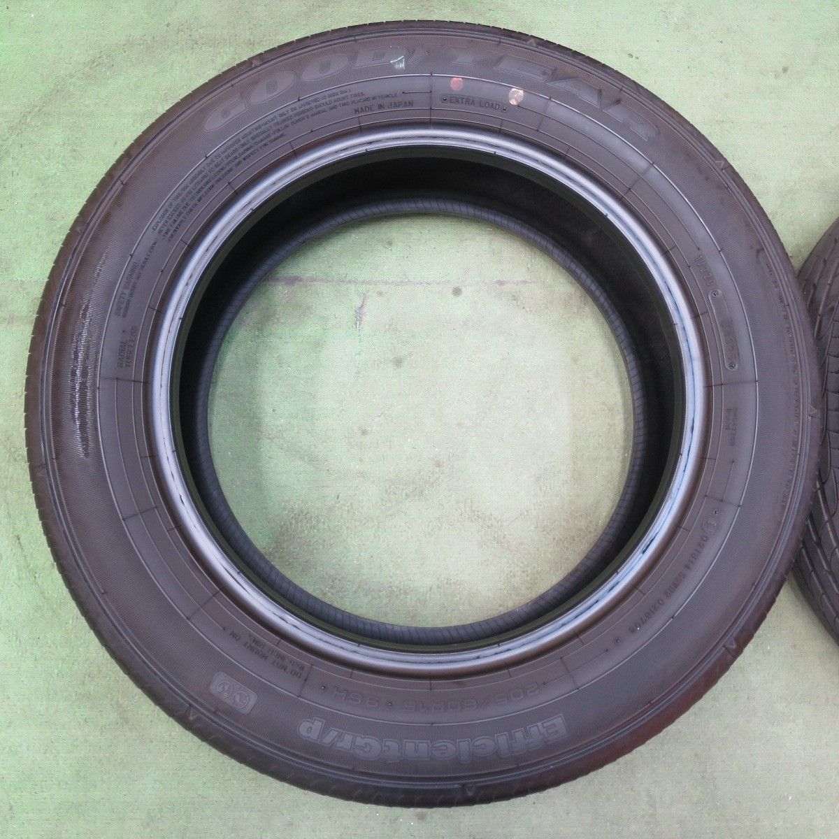  バリ溝 25年 9 5分 205 60 R 16 グッドイヤー EfficientGrip エフィシエントグリップ タイヤ 16インチ ノア ヴォクシー プリウスα 等 5121005イノタ 16インチ サマータイヤ ノーマルタイヤ