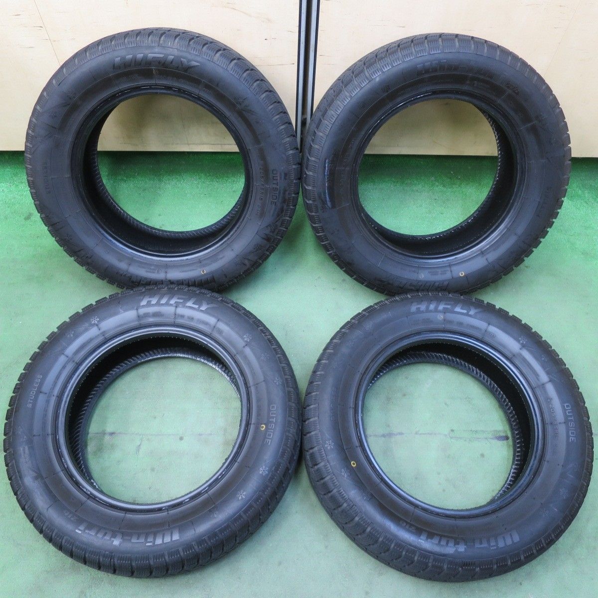 バリ溝 23年 9 5分 スタッドレス 205 65 R 15 ハイフライ Win turi 216 タイヤ 15インチ ノア ヴォクシー ステップワゴン 等 5121008イスタ