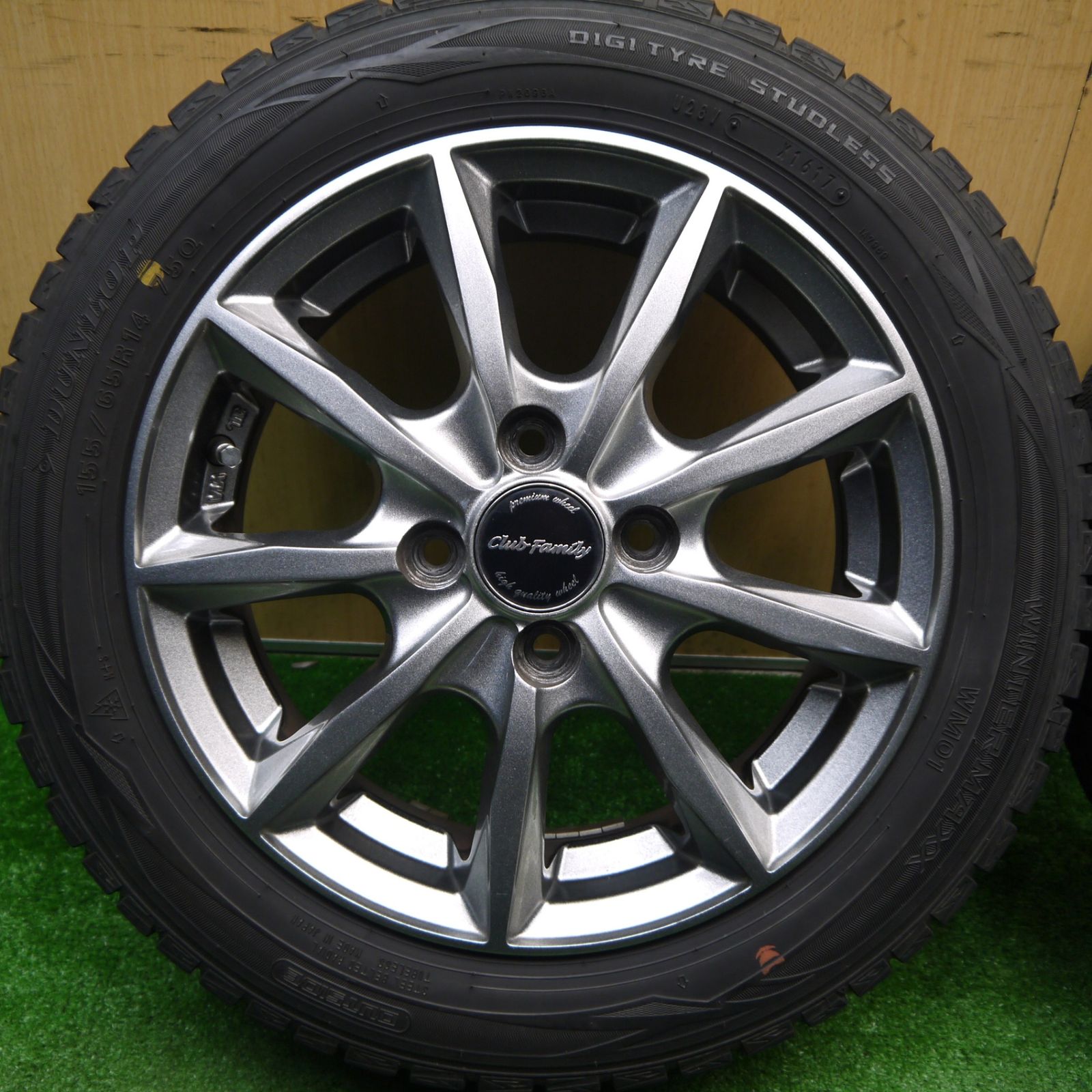 バリ溝 キレイ 8 5分 スタッドレス 155 65 R 14 ダンロップ ウインターマックス WM 01 Club Family クラブファミリー 14インチ PCD 100 4 H ス