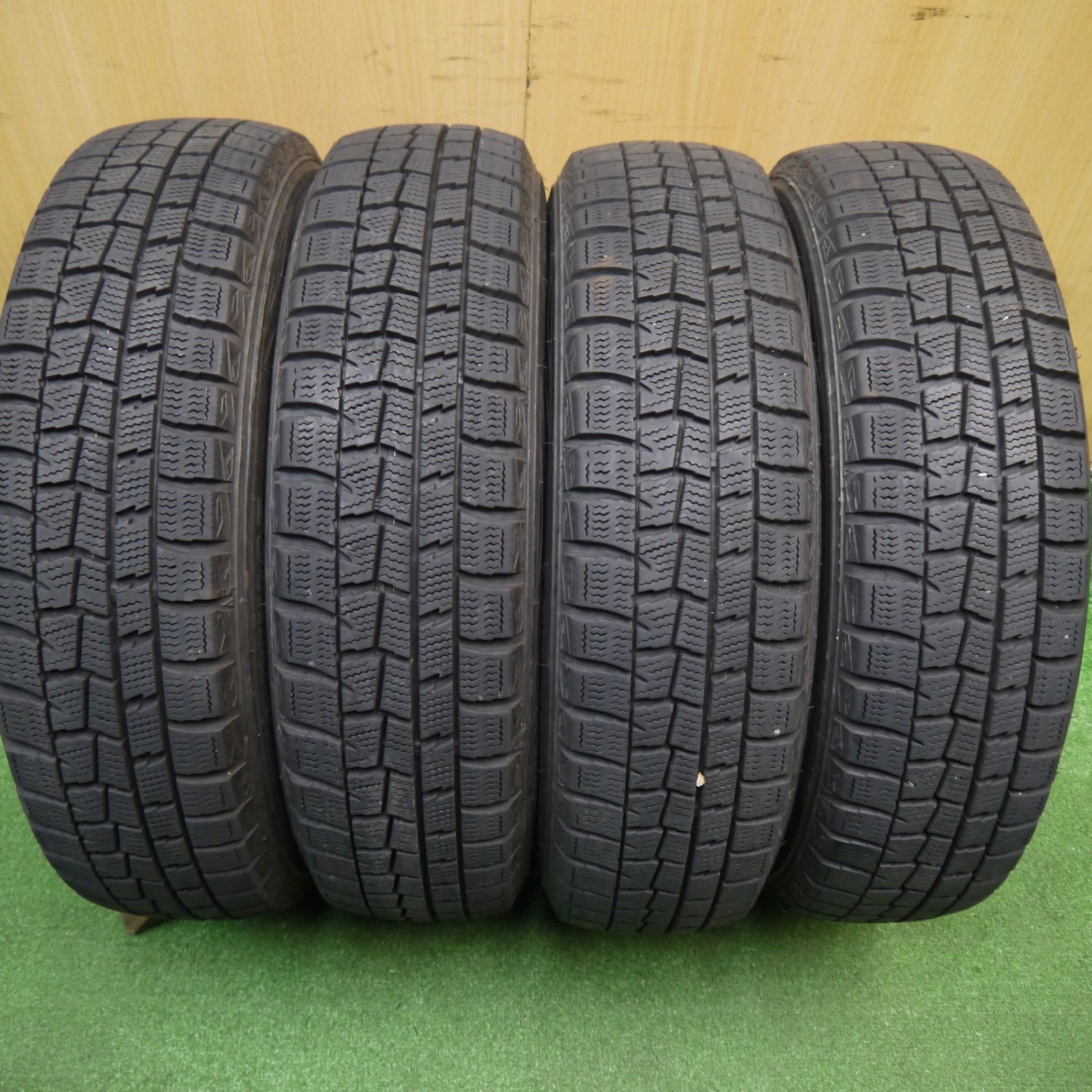 バリ溝！キレイ！8.5分☆スタッドレス 155/65R14 ダンロップ